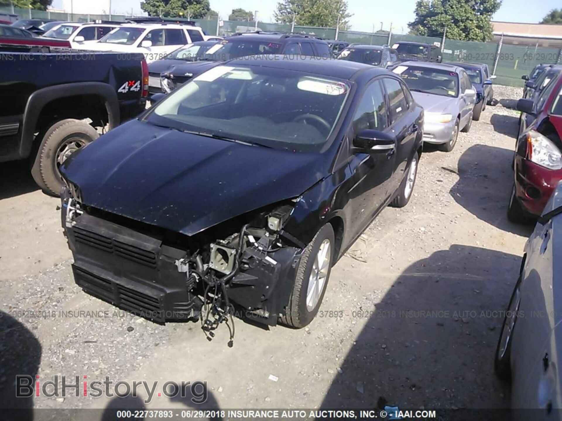2017 Ford Focus - VIN: 1FADP3F2XHL208801 - Фото 2