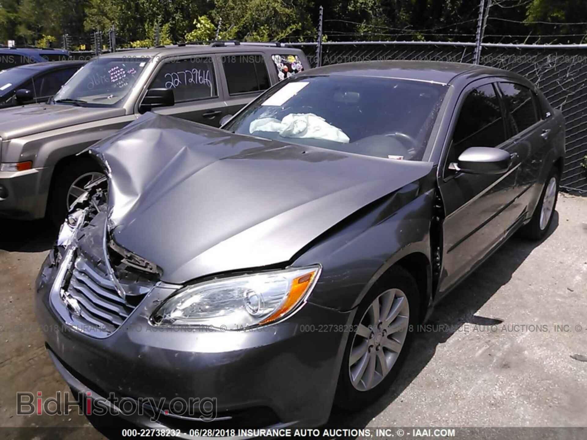 2012 Chrysler 200 - VIN: 1C3CCBBB4CN201071 - Фото 2