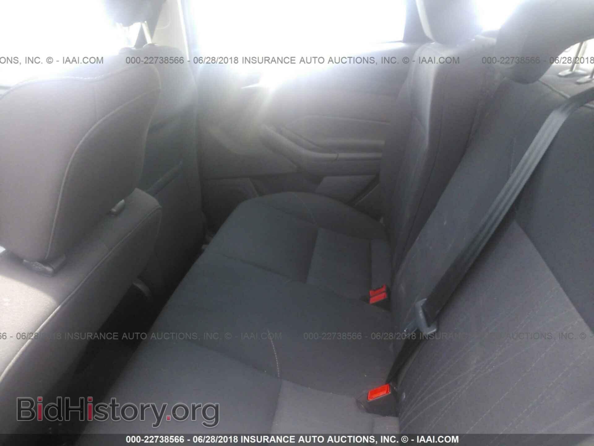 2016 Ford Focus - VIN: 1FADP3F26GL397493 - Photo 8