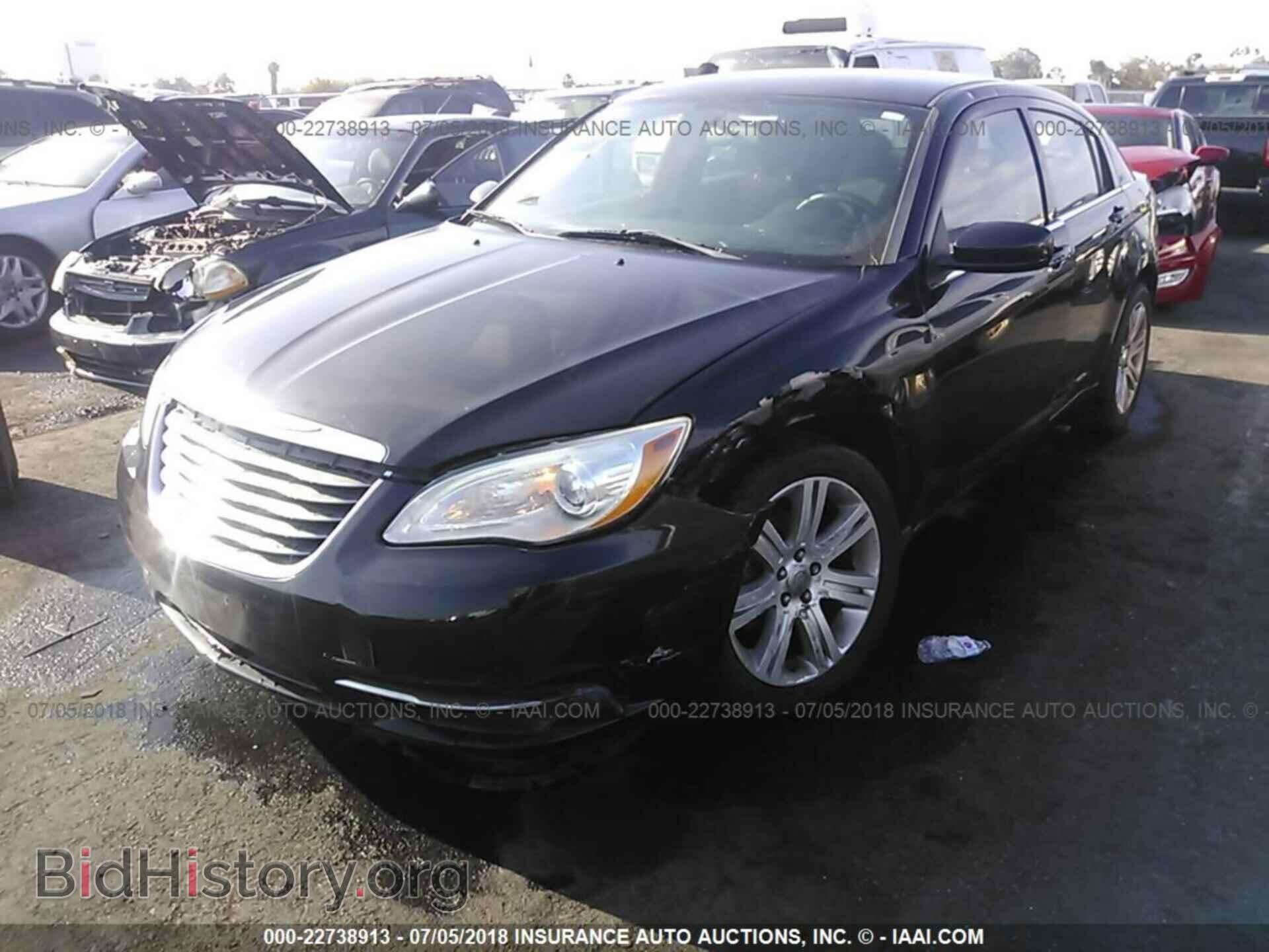2013 Chrysler 200 - VIN: 1C3CCBBB7DN765315 - Photo 2