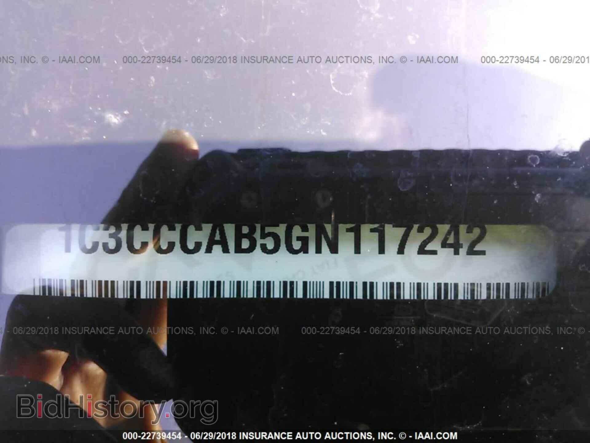 2016 Chrysler 200 - VIN: 1C3CCCAB5GN117242 - Photo 9