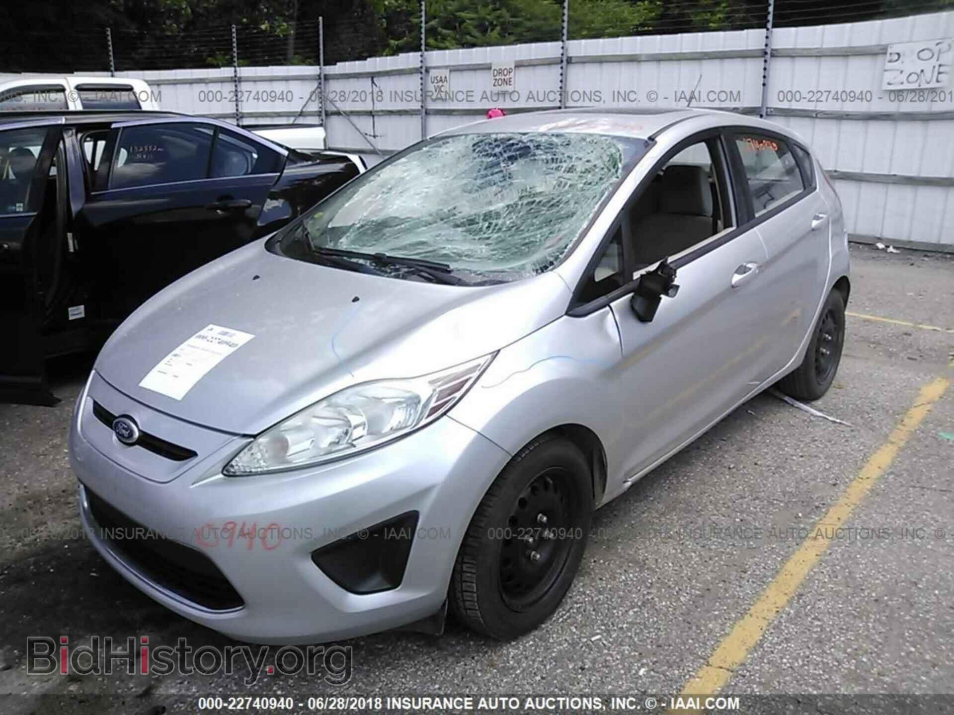 2011 Ford Fiesta - VIN: 3FADP4EJ4BM133968 - Фото 2