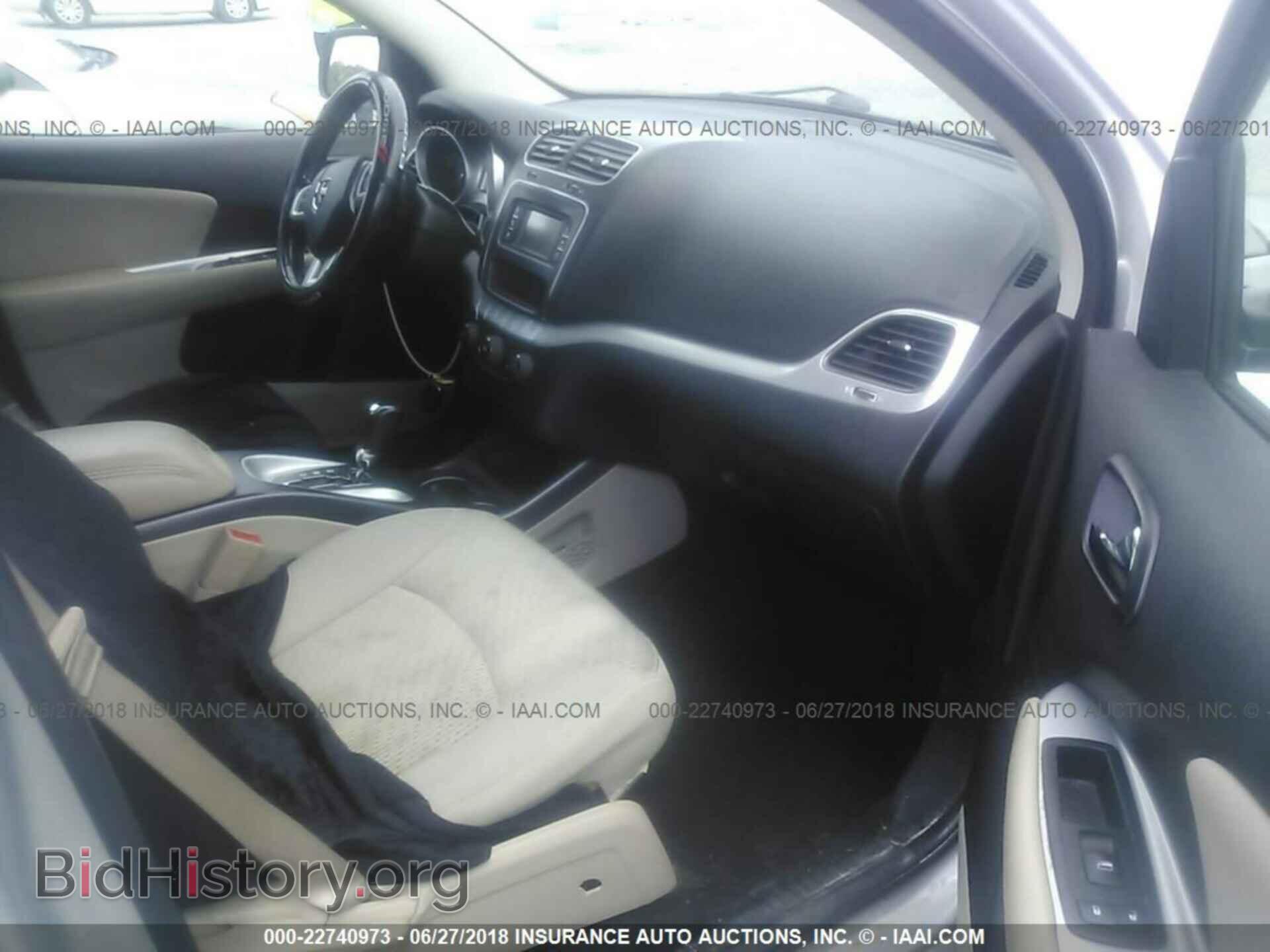 2011 Dodge Journey - VIN: 3D4PH1FG0BT553080 - Photo 5