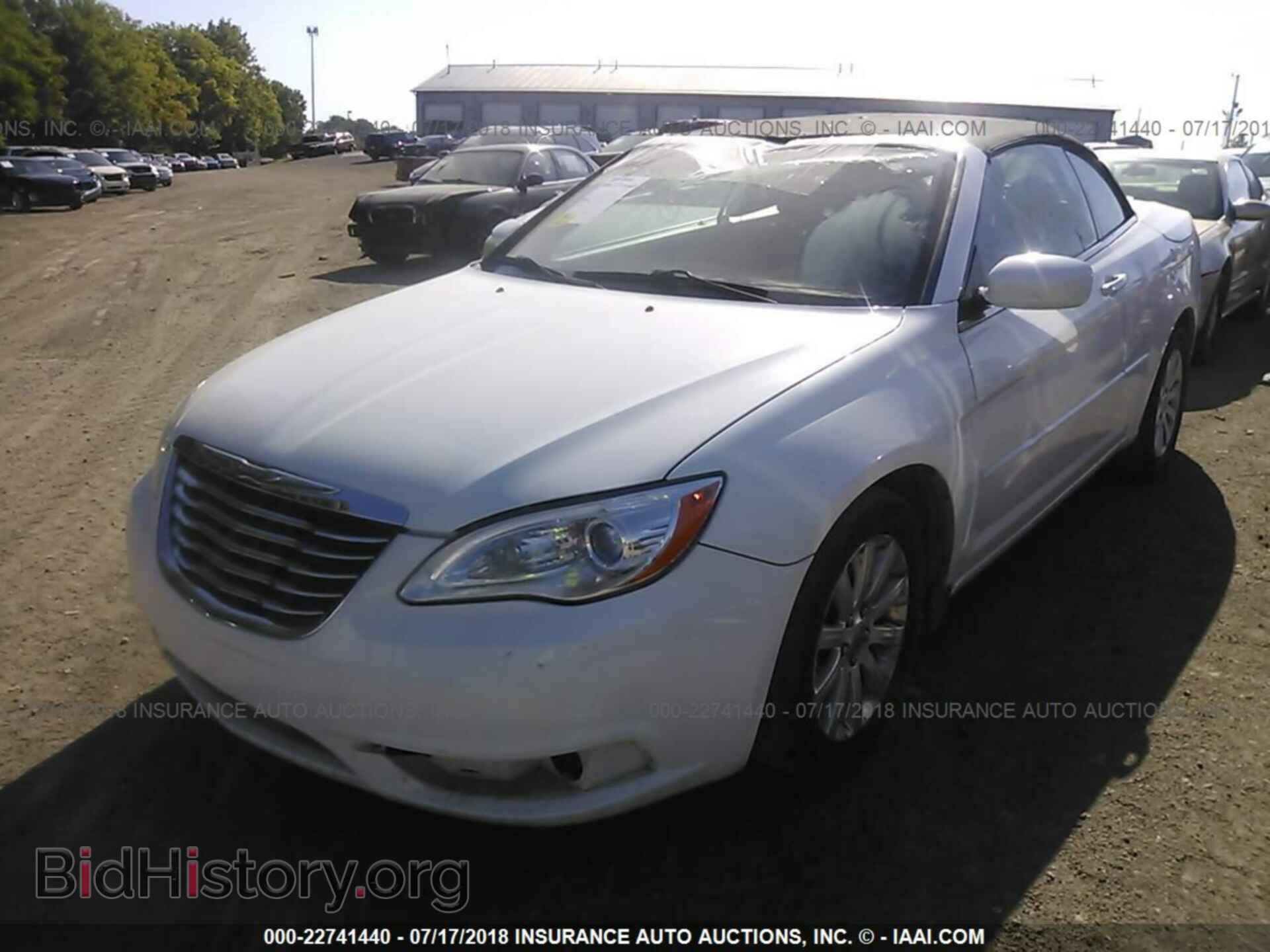 2012 Chrysler 200 - VIN: 1C3BCBEG5CN268247 - Фото 2
