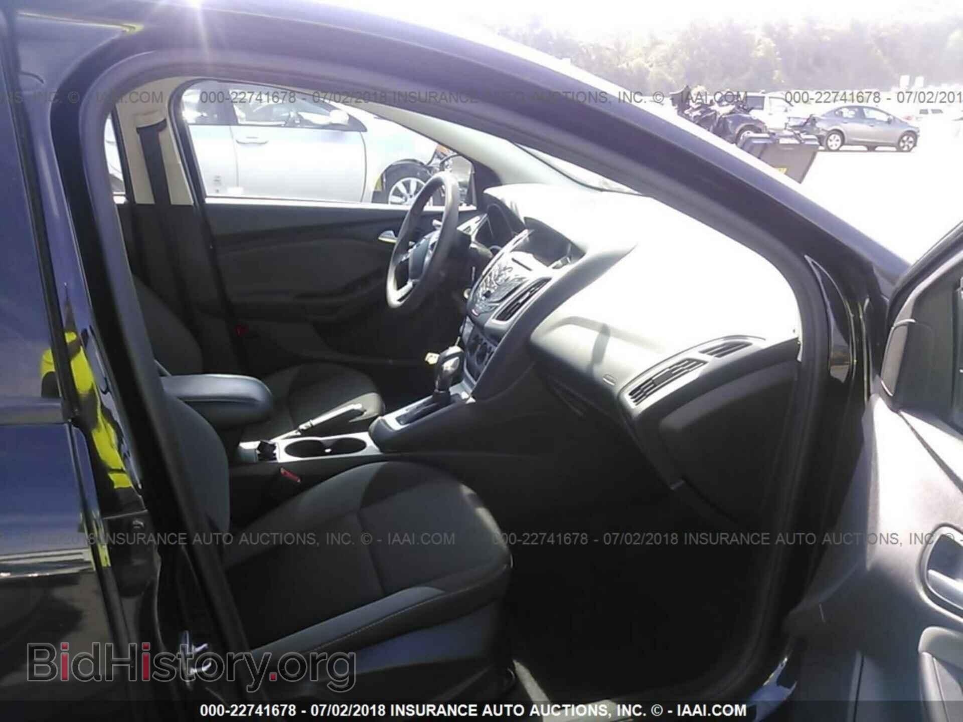2014 Ford Focus - VIN: 1FADP3F22EL253243 - Photo 5