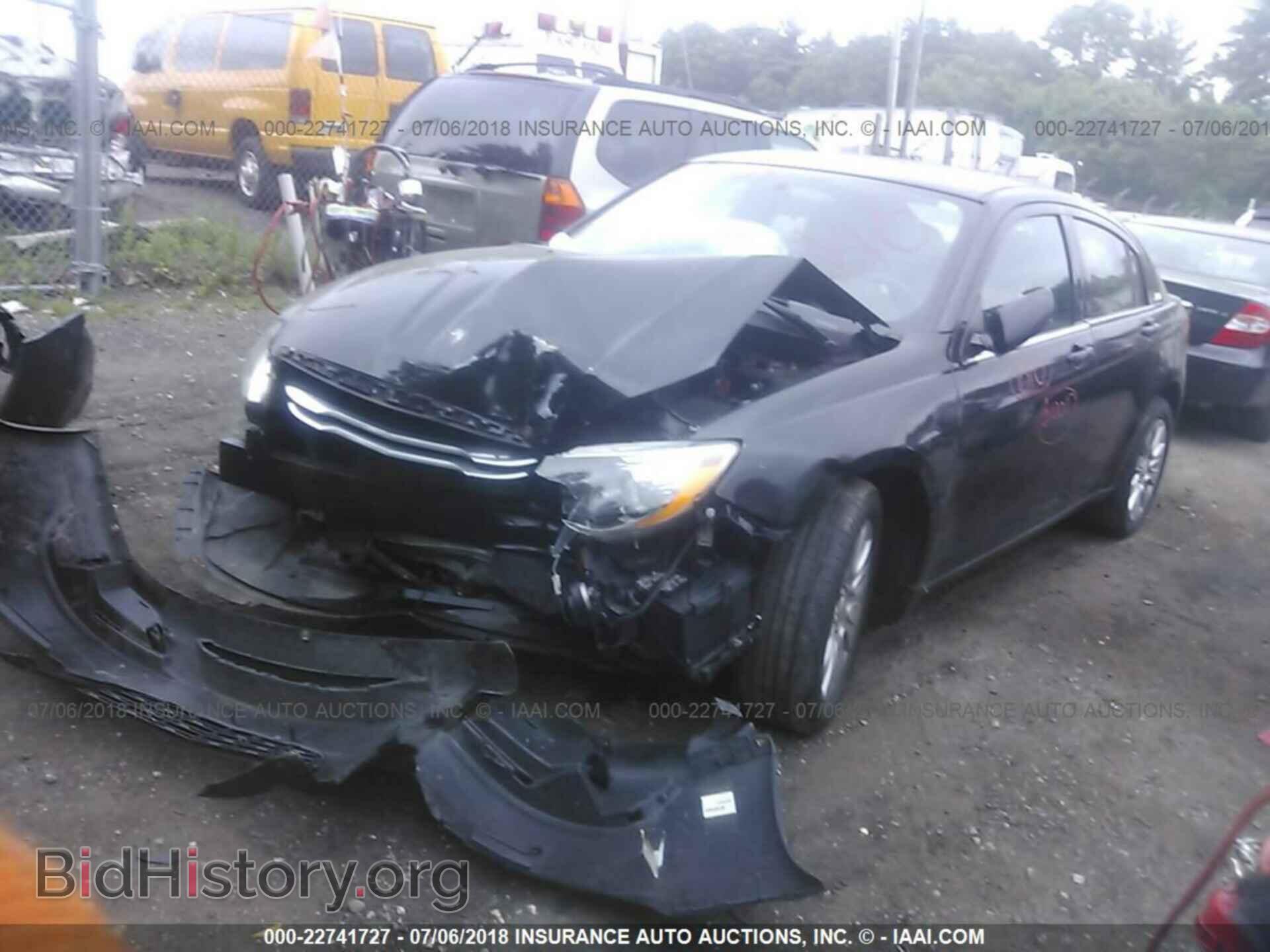 2014 Chrysler 200 - VIN: 1C3CCBAB7EN168572 - Фото 2