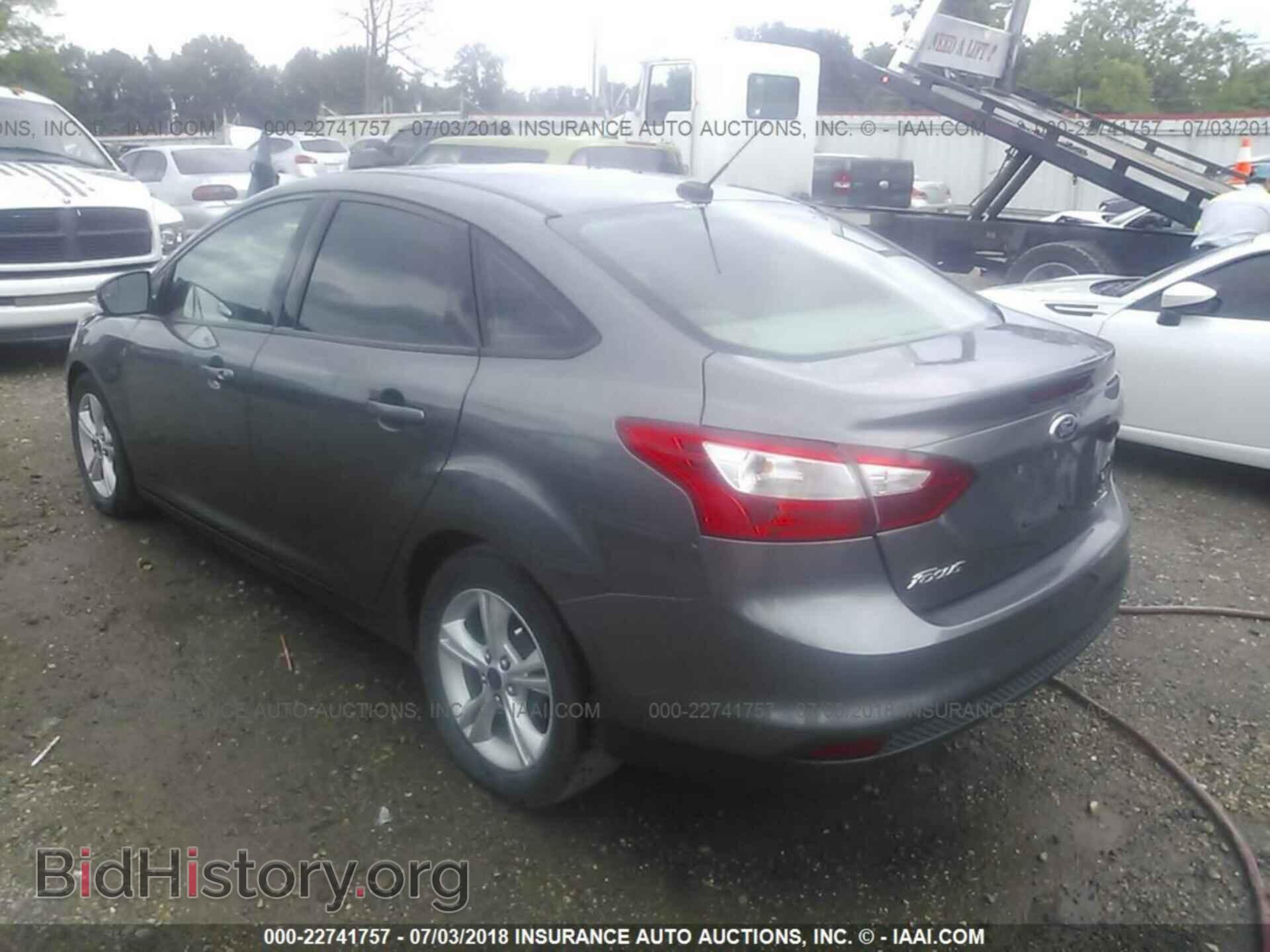 2014 Ford Focus - VIN: 1FADP3F25EL447698 - Photo 3