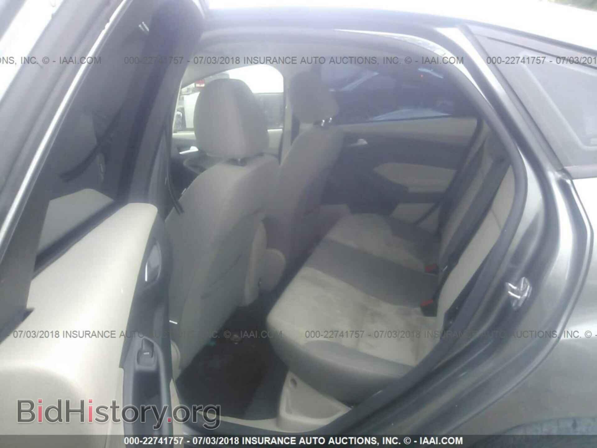2014 Ford Focus - VIN: 1FADP3F25EL447698 - Photo 8