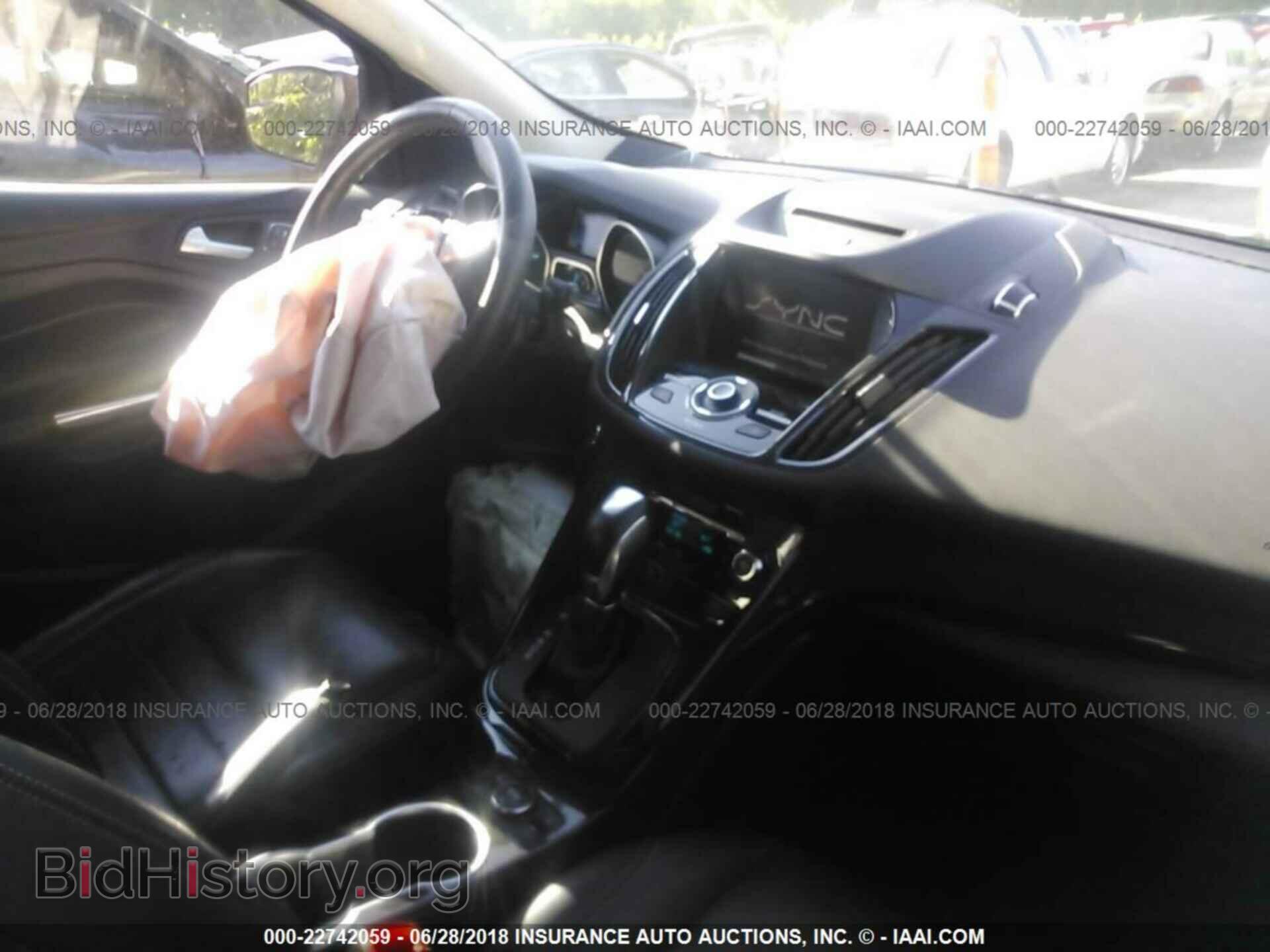 2014 Ford Escape - VIN: 1FMCU9J92EUE23841 - Photo 5