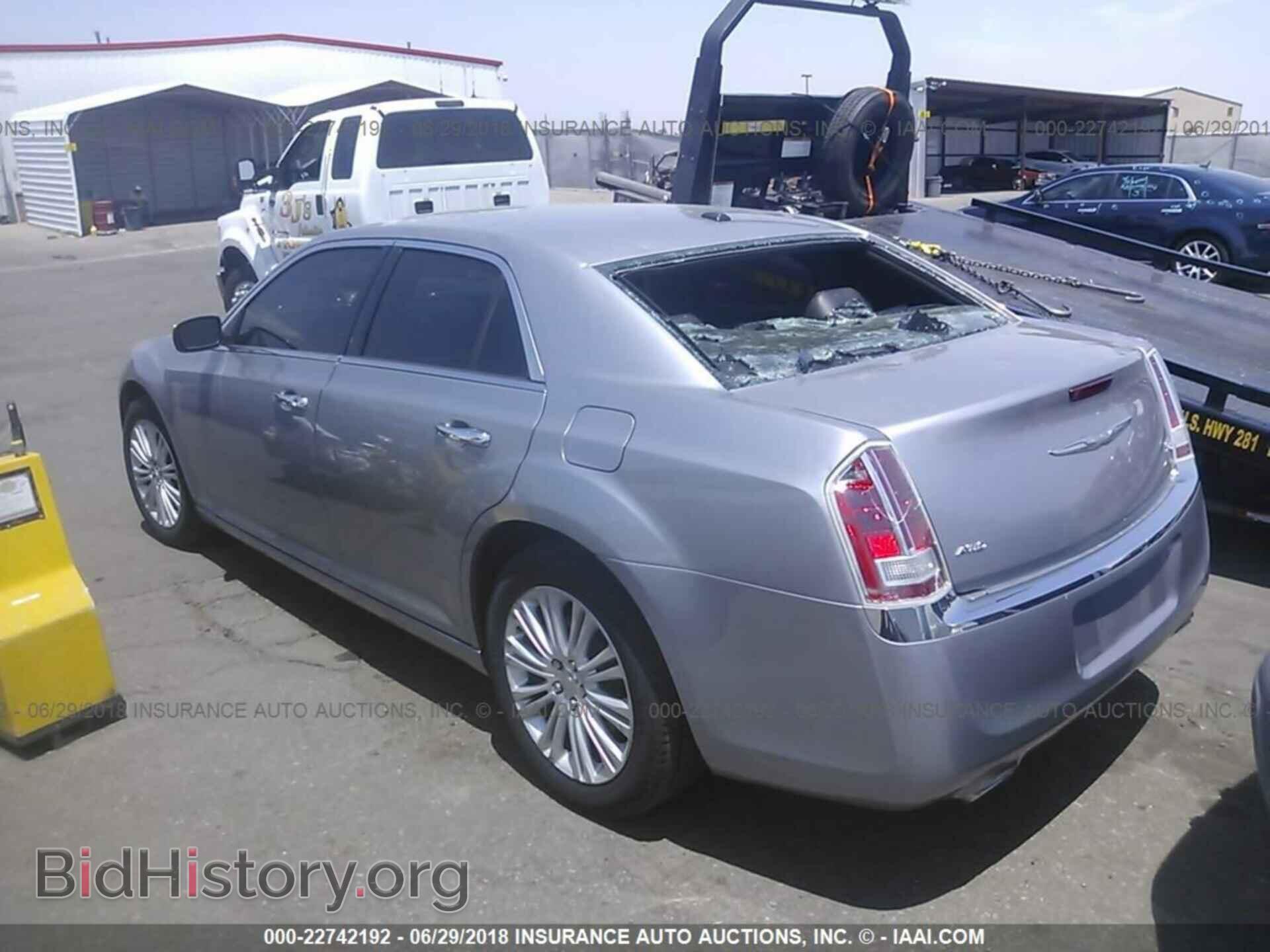 2014 Chrysler 300c - VIN: 2C3CCAKG5EH217197 - Фото 3