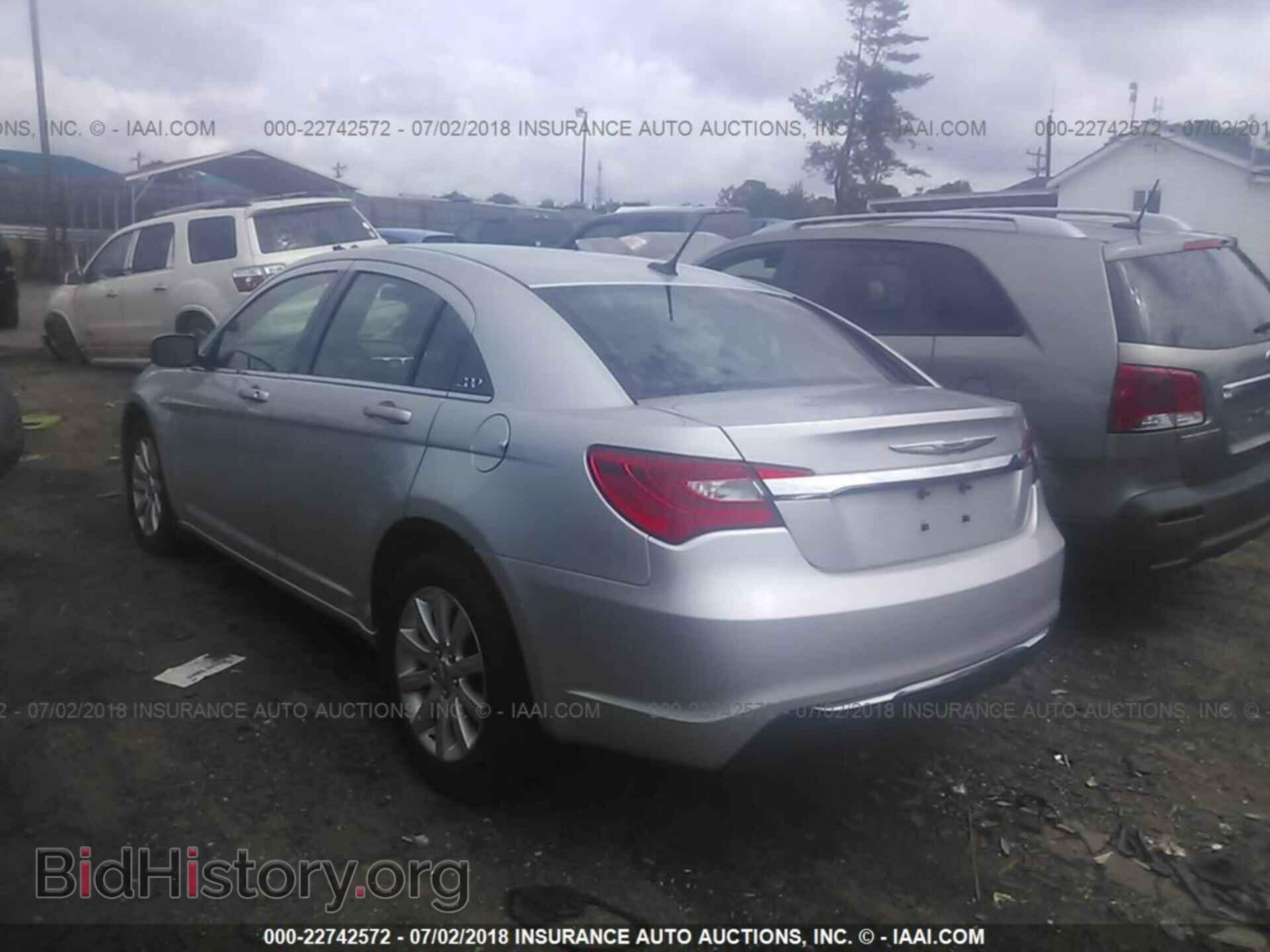 2011 Chrysler 200 - VIN: 1C3BC1FB8BN625870 - Photo 3