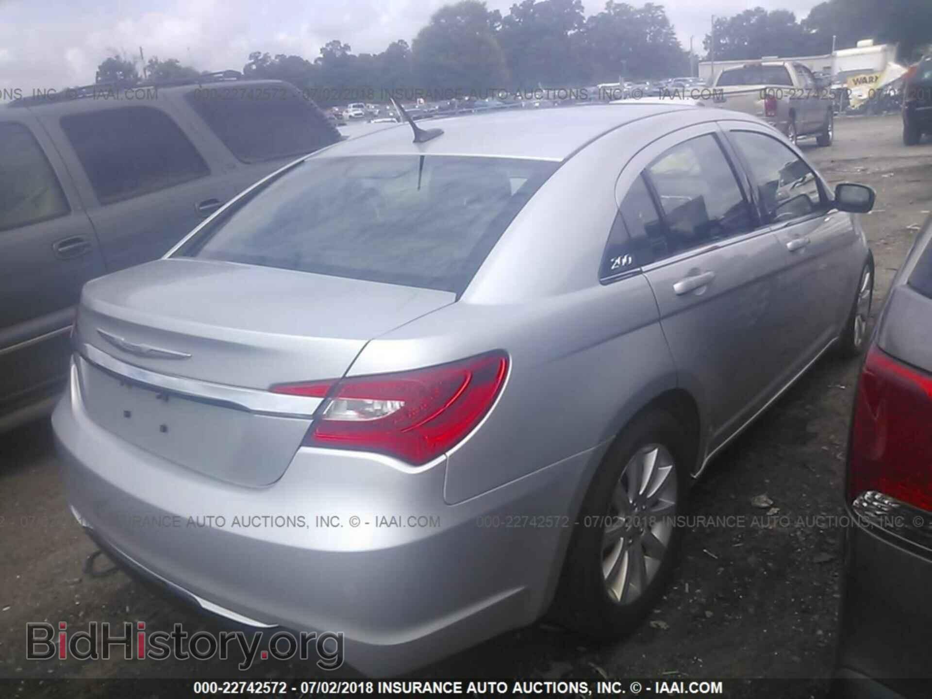 2011 Chrysler 200 - VIN: 1C3BC1FB8BN625870 - Photo 4
