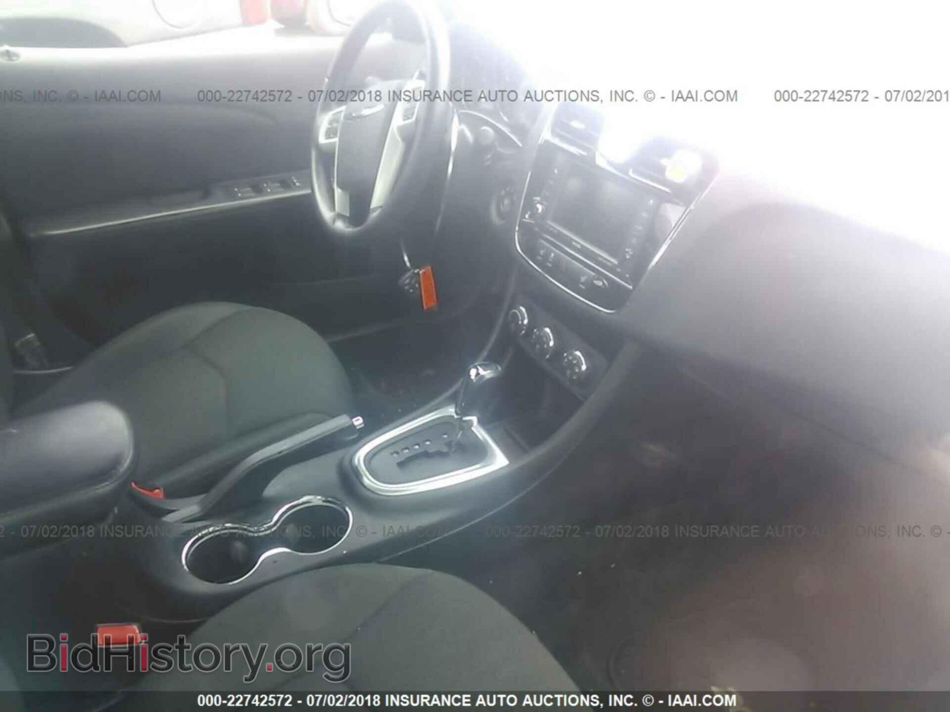 2011 Chrysler 200 - VIN: 1C3BC1FB8BN625870 - Photo 5