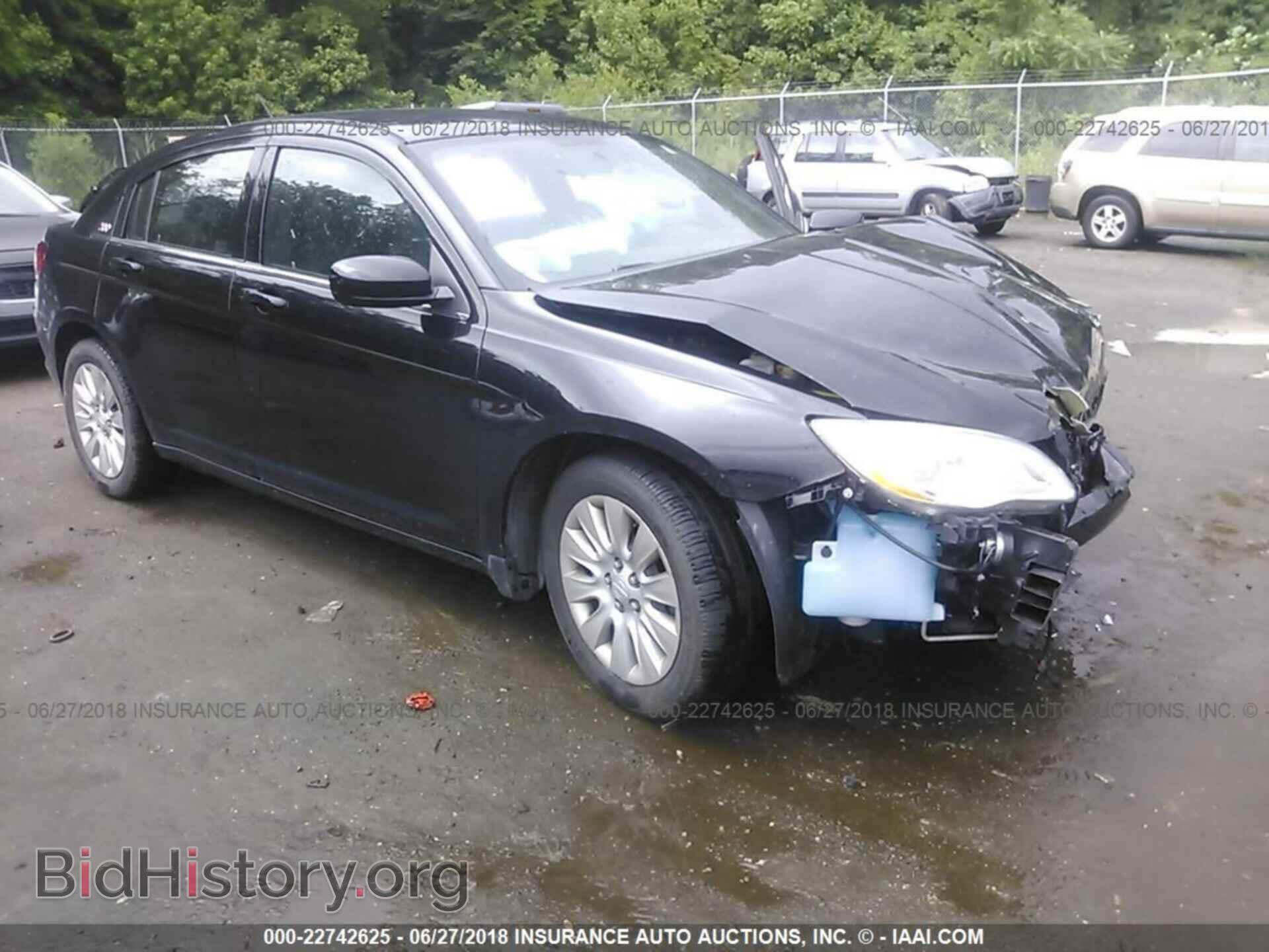 Photo 1C3CCBABXEN213973 - Chrysler 200 2014