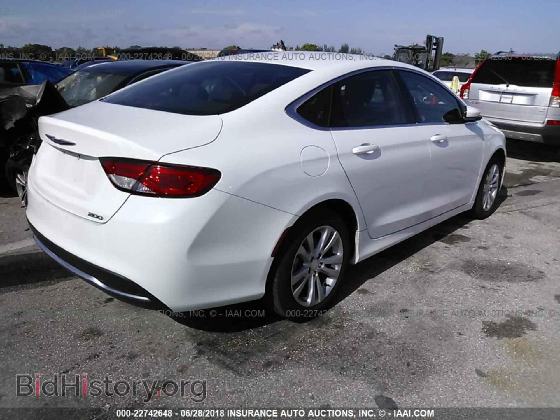 2015 Chrysler 200 - VIN: 1C3CCCAB3FN715375 - Photo 4