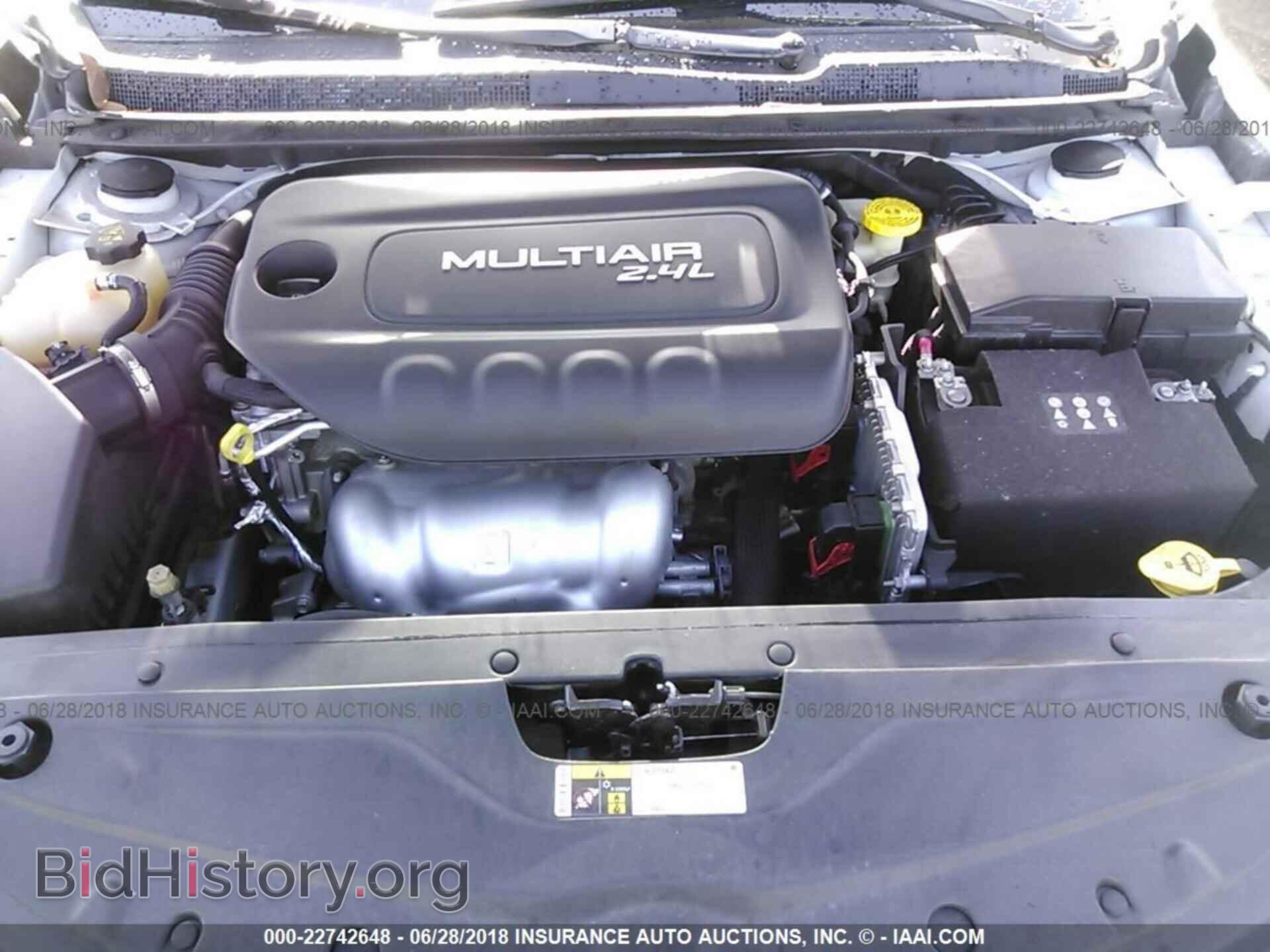 2015 Chrysler 200 - VIN: 1C3CCCAB3FN715375 - Photo 10