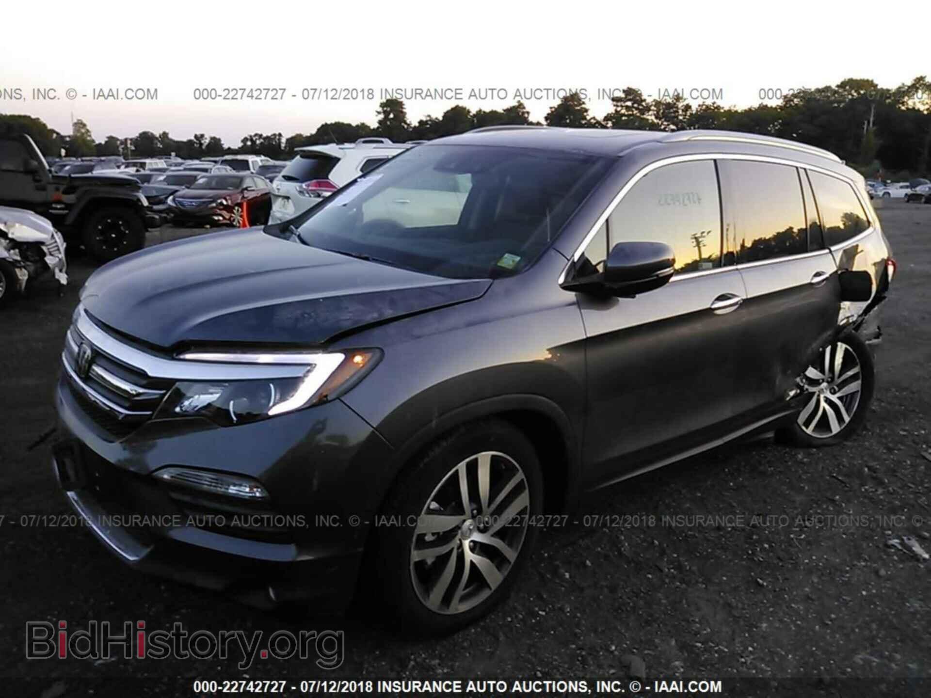 2018 Honda Pilot - VIN: 5FNYF6H97JB005903 - Фото 2