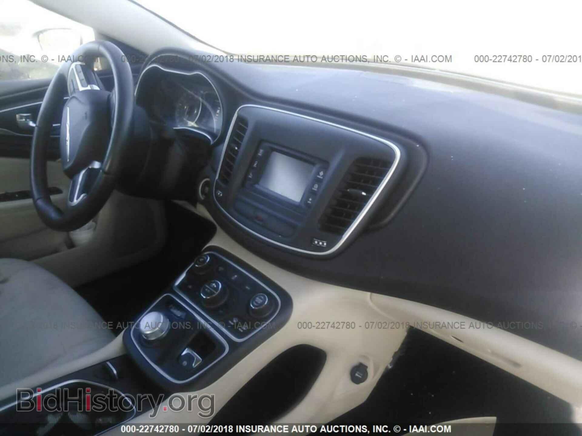 2015 Chrysler 200 - VIN: 1C3CCCAB5FN526260 - Фото 5