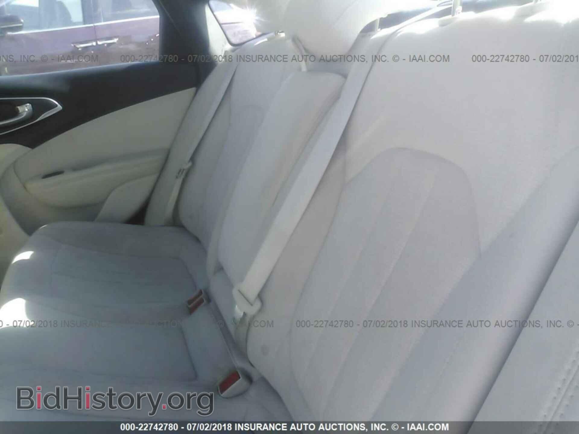 2015 Chrysler 200 - VIN: 1C3CCCAB5FN526260 - Фото 8