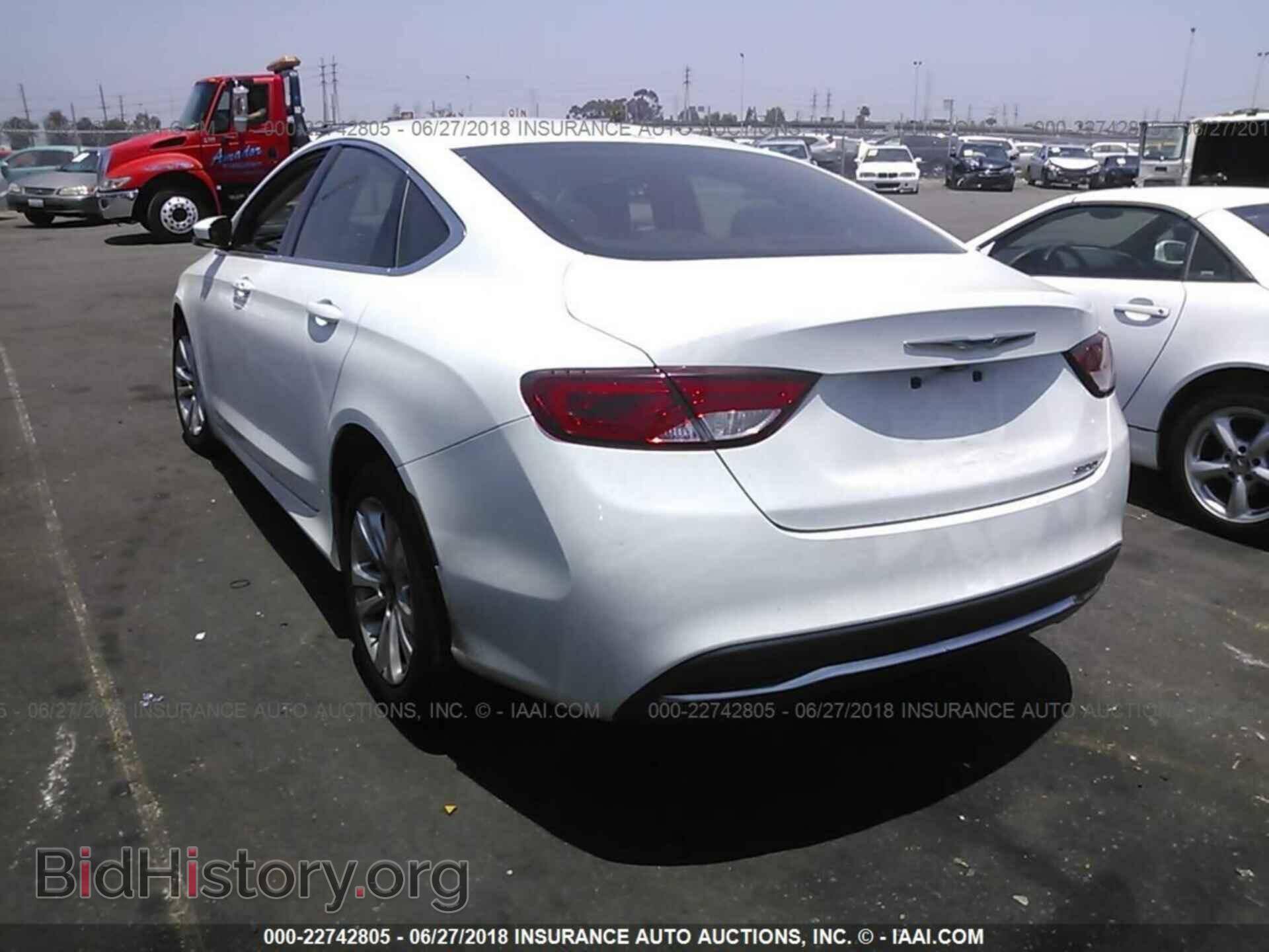 2015 Chrysler 200 - VIN: 1C3CCCABXFN758577 - Photo 3