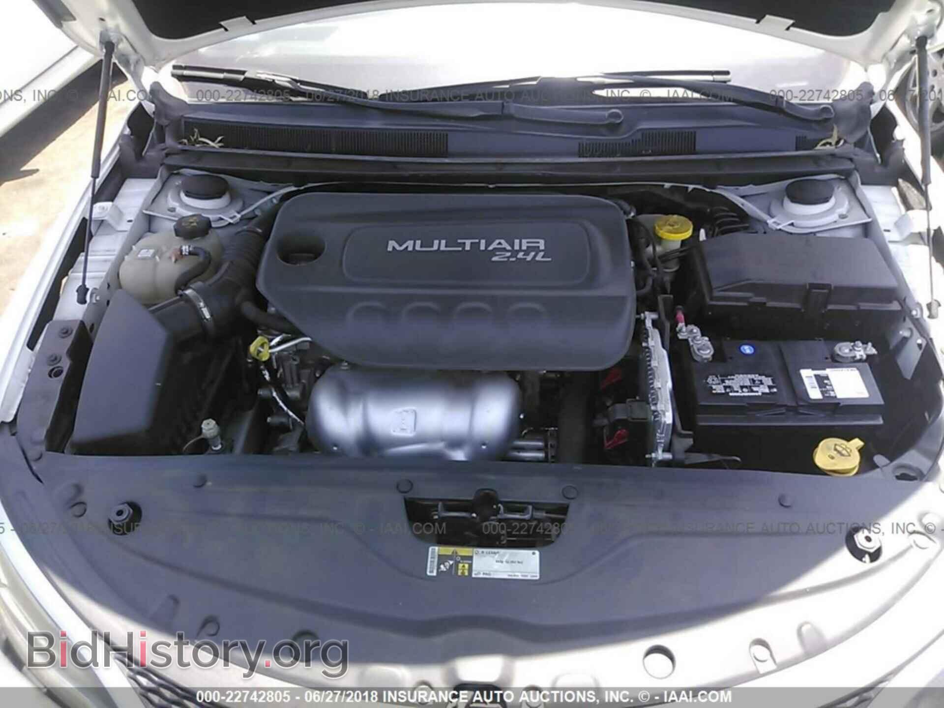 2015 Chrysler 200 - VIN: 1C3CCCABXFN758577 - Photo 10