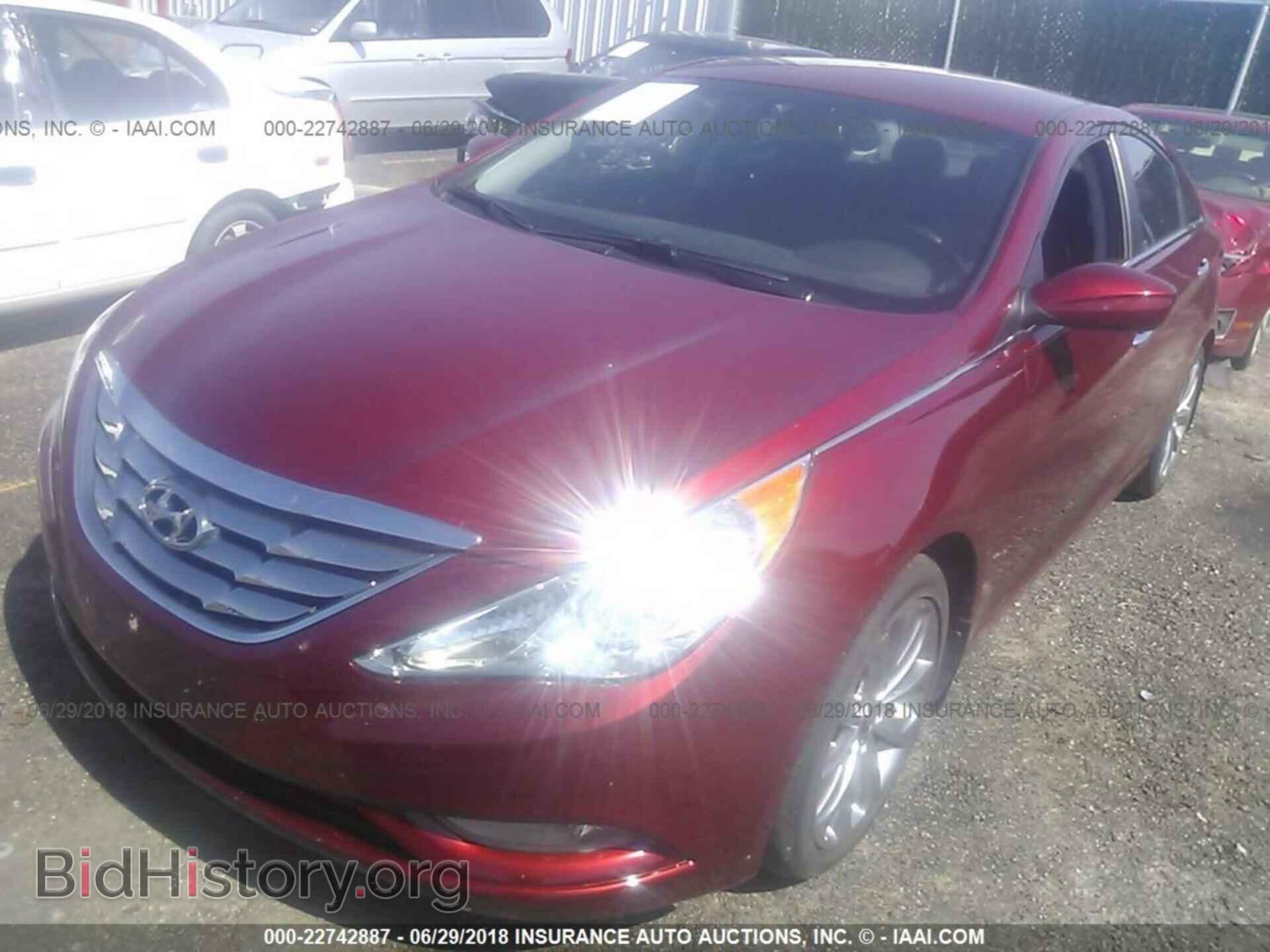 2012 Hyundai Sonata - VIN: 5NPEC4AC5CH427095 - Фото 2