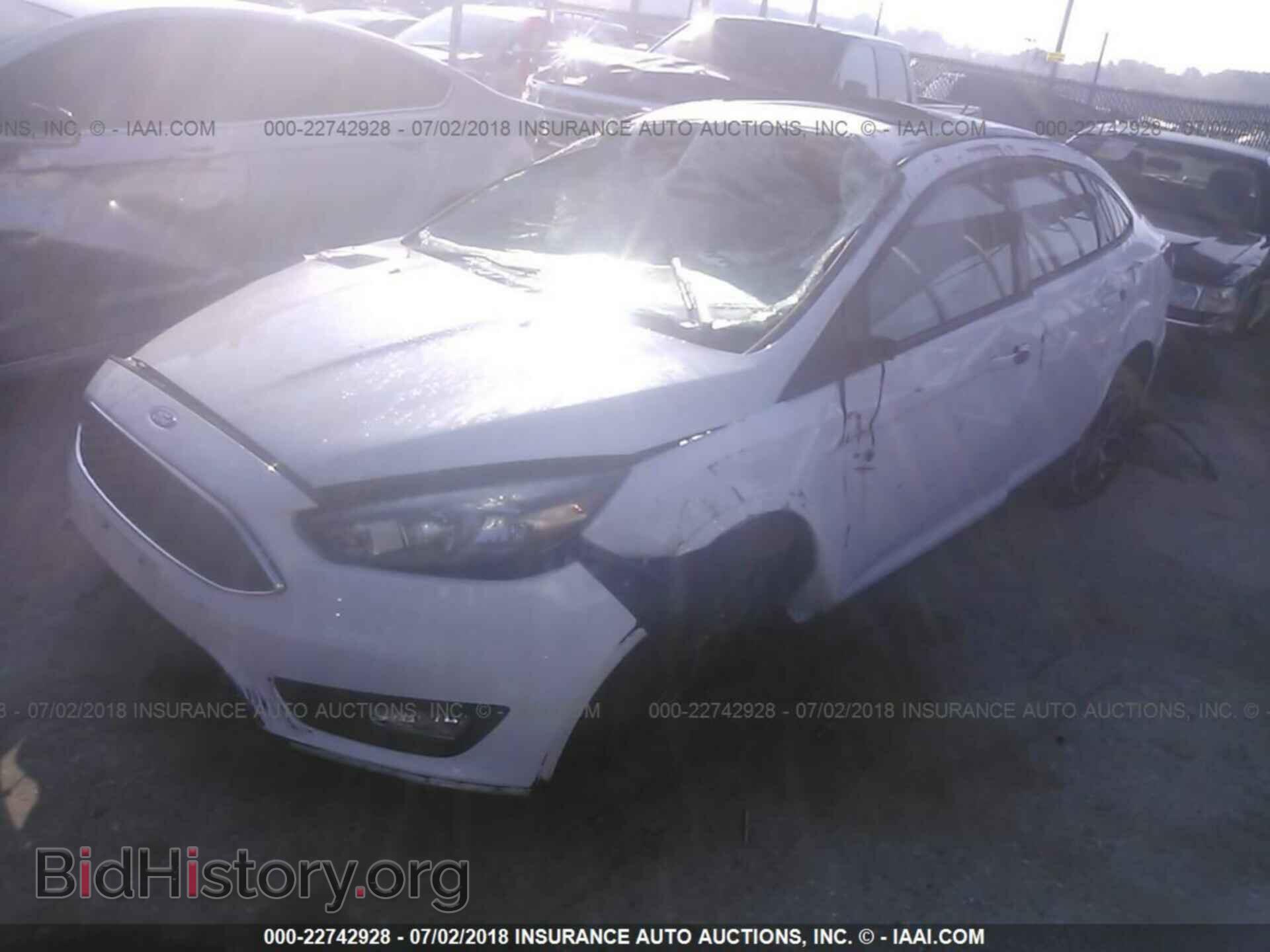 2017 Ford Focus - VIN: 1FADP3H26HL306494 - Photo 2