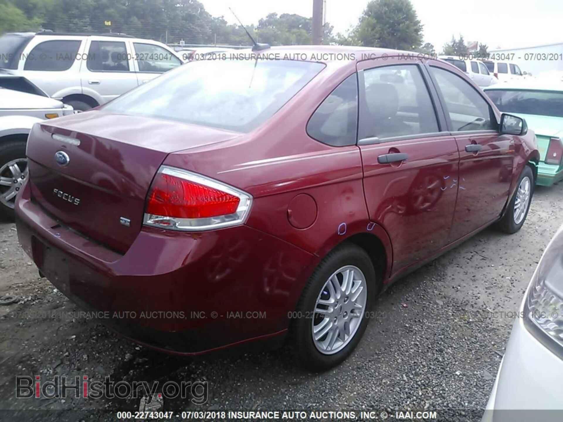 2011 Ford Focus - VIN: 1FAHP3FN4BW159337 - Фото 4