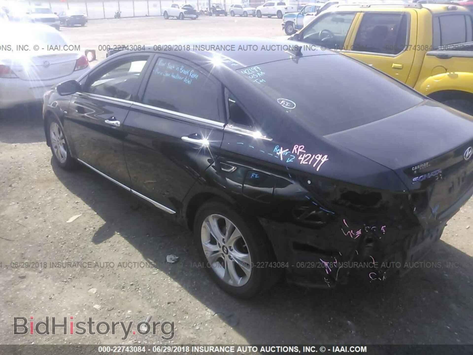 2012 Hyundai Sonata - VIN: KMHEC4A4XCA047651 - Photo 3