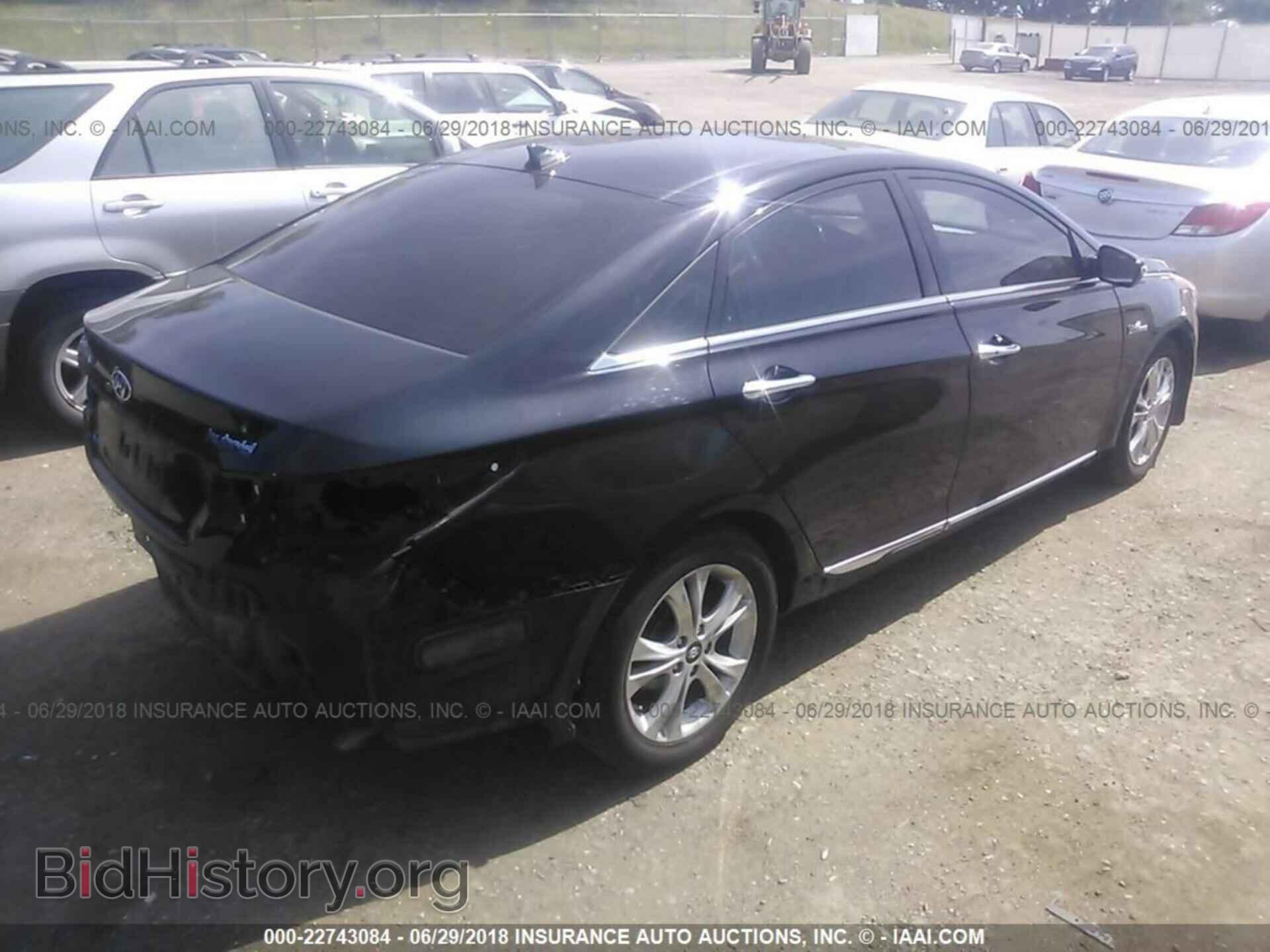 2012 Hyundai Sonata - VIN: KMHEC4A4XCA047651 - Photo 4