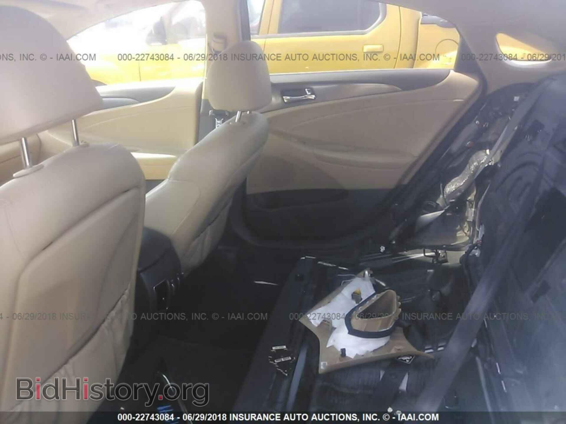 2012 Hyundai Sonata - VIN: KMHEC4A4XCA047651 - Photo 8