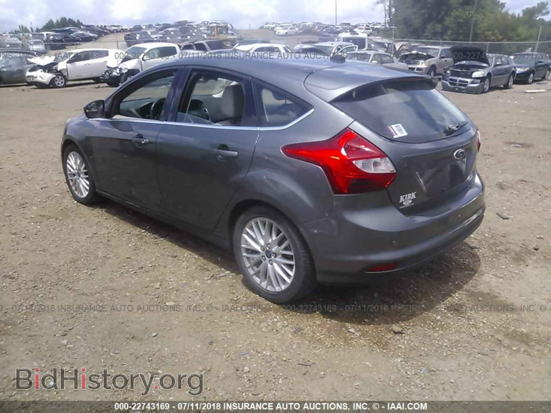 2012 Ford Focus - VIN: 1FAHP3M28CL393914 - Photo 3