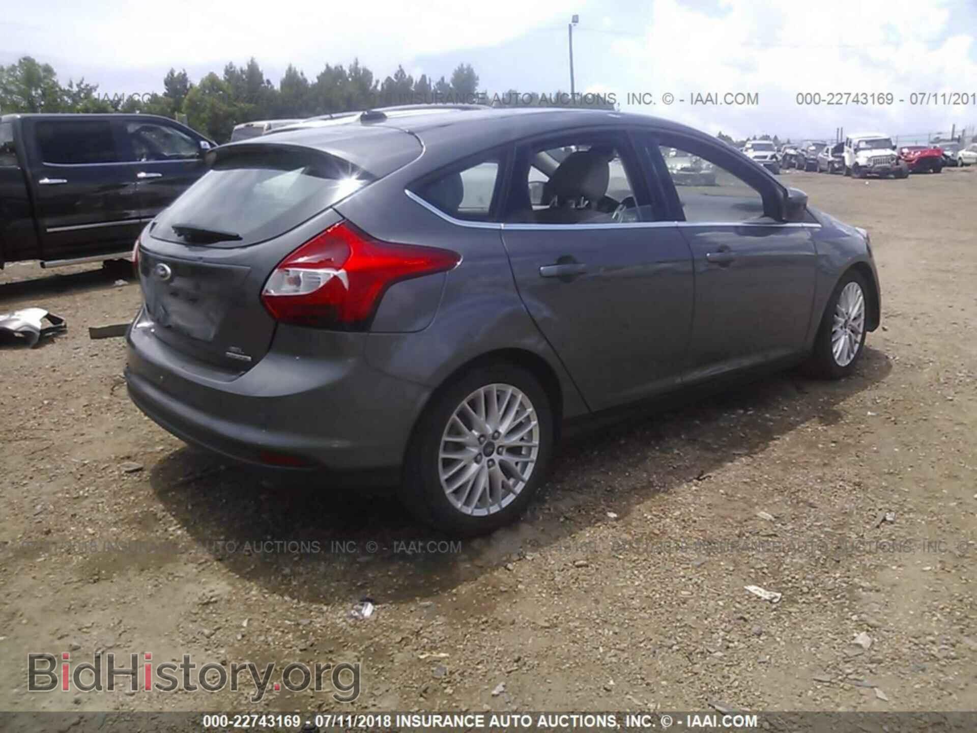 2012 Ford Focus - VIN: 1FAHP3M28CL393914 - Photo 4