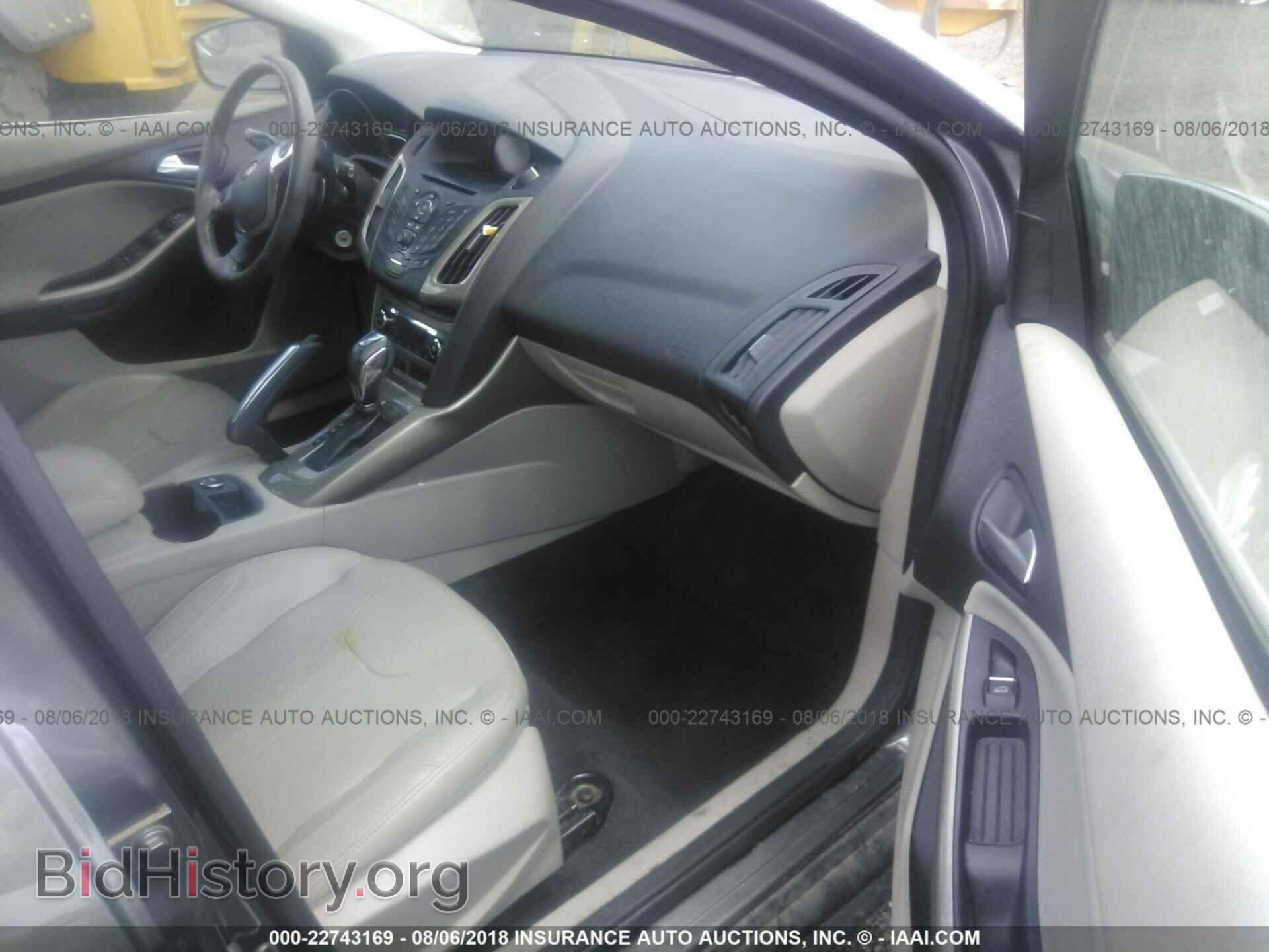 2012 Ford Focus - VIN: 1FAHP3M28CL393914 - Photo 5