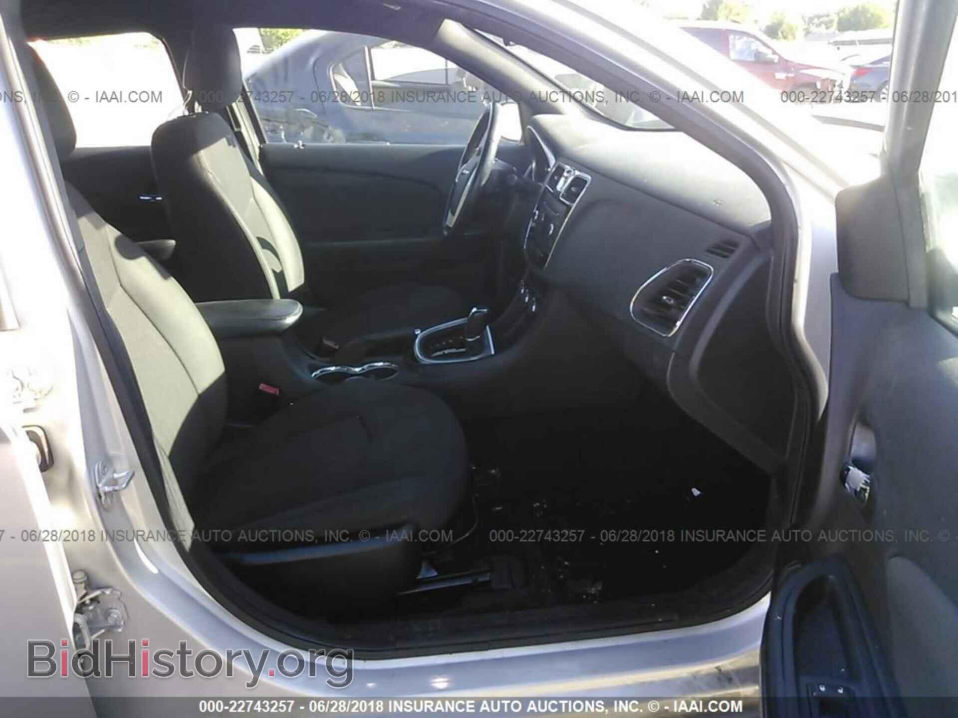 2012 Chrysler 200 - VIN: 1C3CCBBB7CN100557 - Фото 5