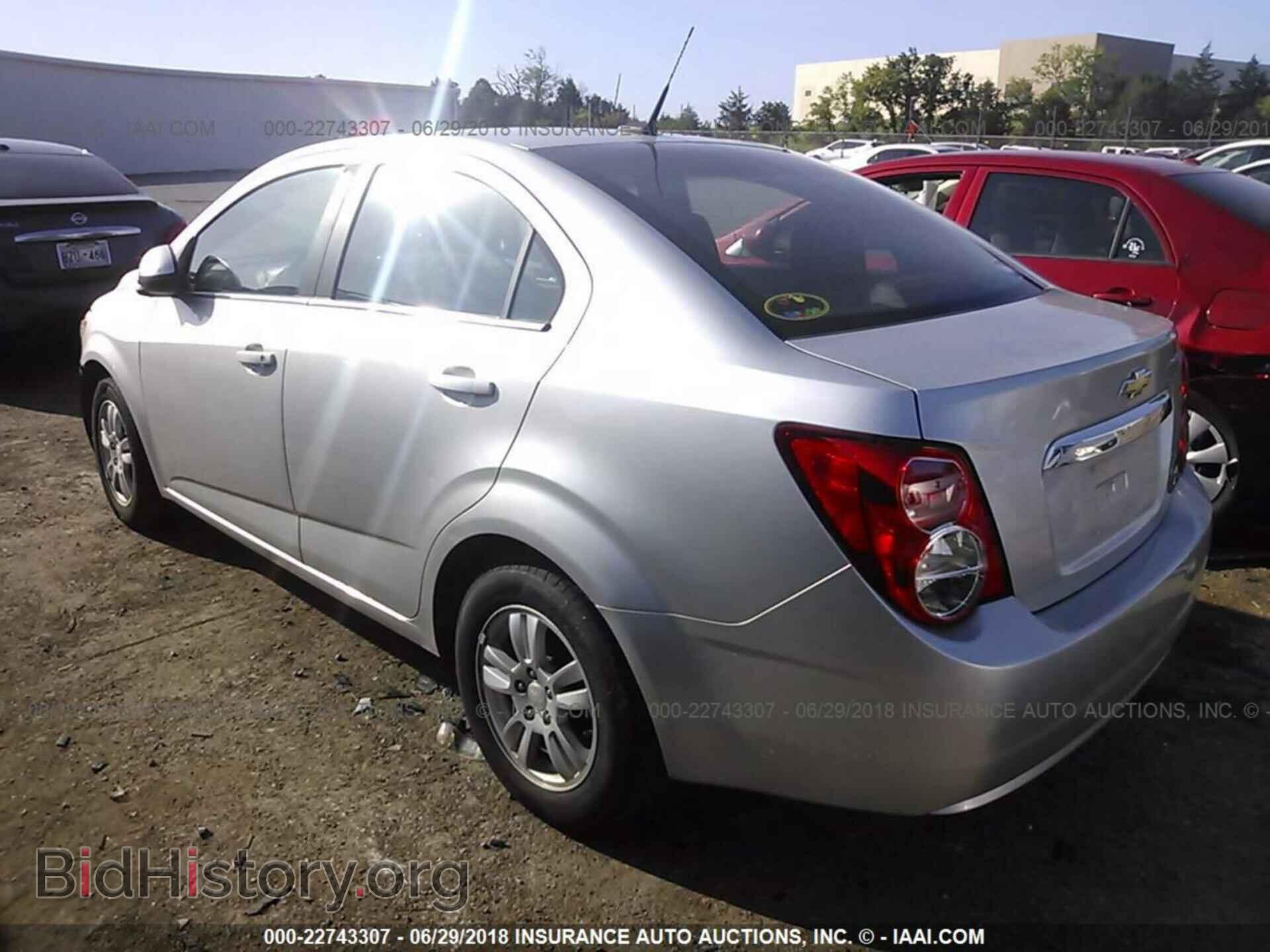 2014 Chevrolet Sonic - VIN: 1G1JC5SG8E4106689 - Фото 3