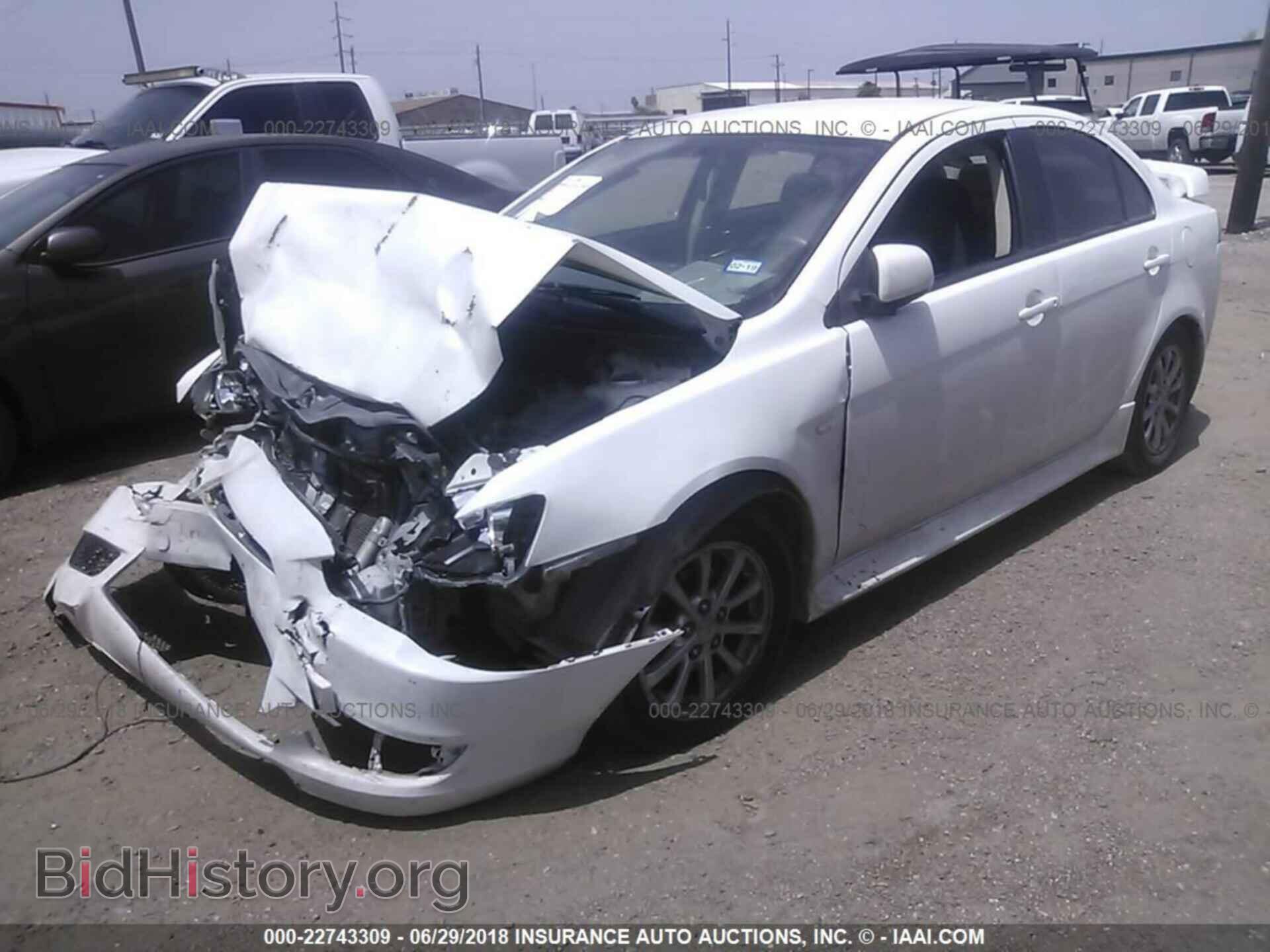 2011 Mitsubishi Lancer - VIN: JA32U2FU7BU040945 - Фото 2