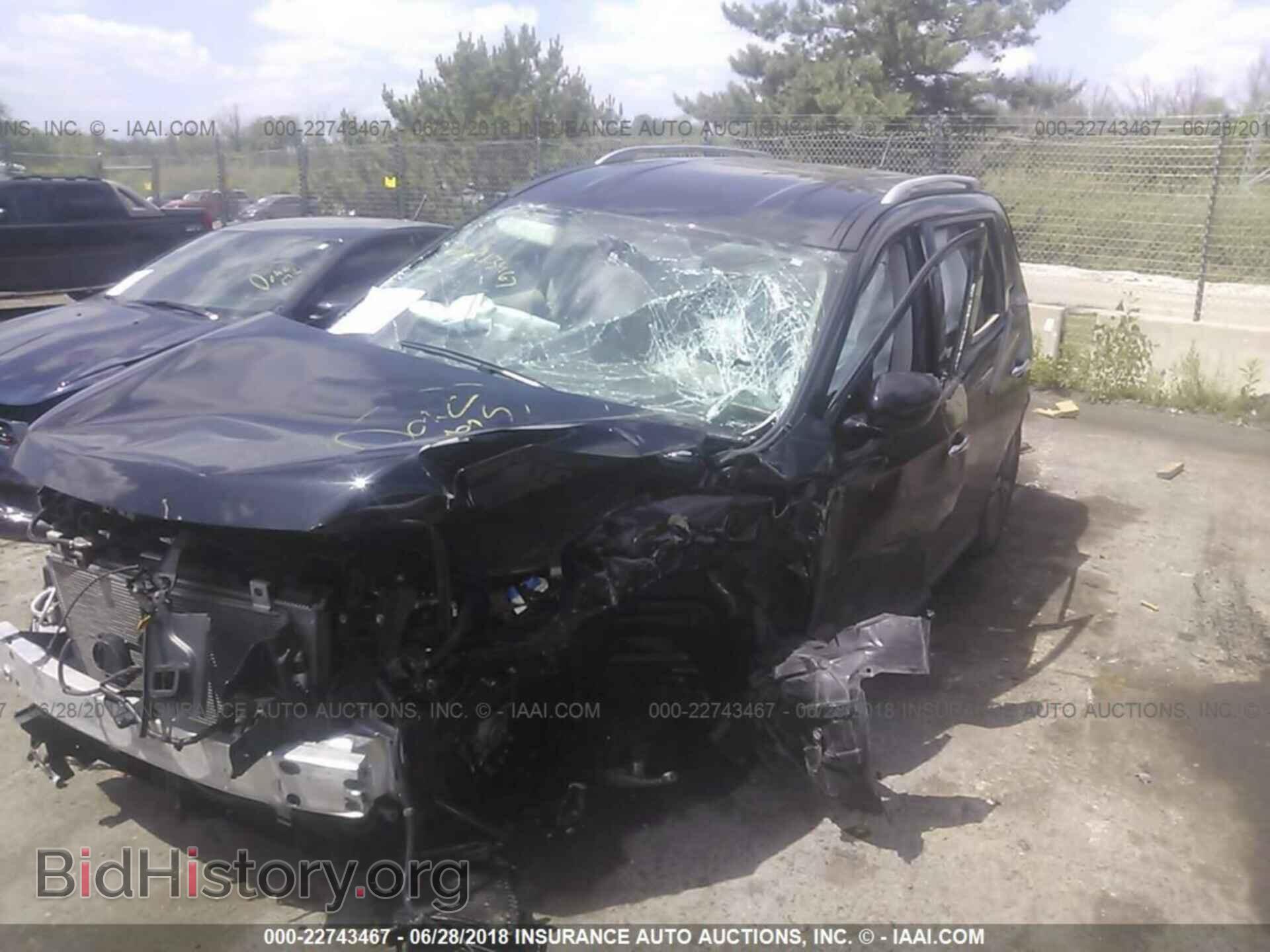 2017 Nissan Pathfinder - VIN: 5N1DR2MM1HC695773 - Фото 2