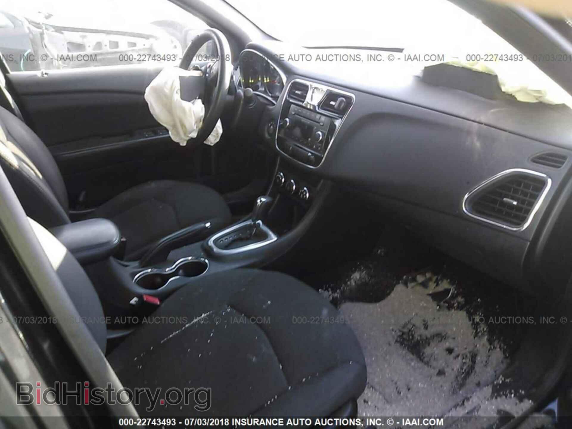 2014 Chrysler 200 - VIN: 1C3CCBAB2EN212543 - Photo 5