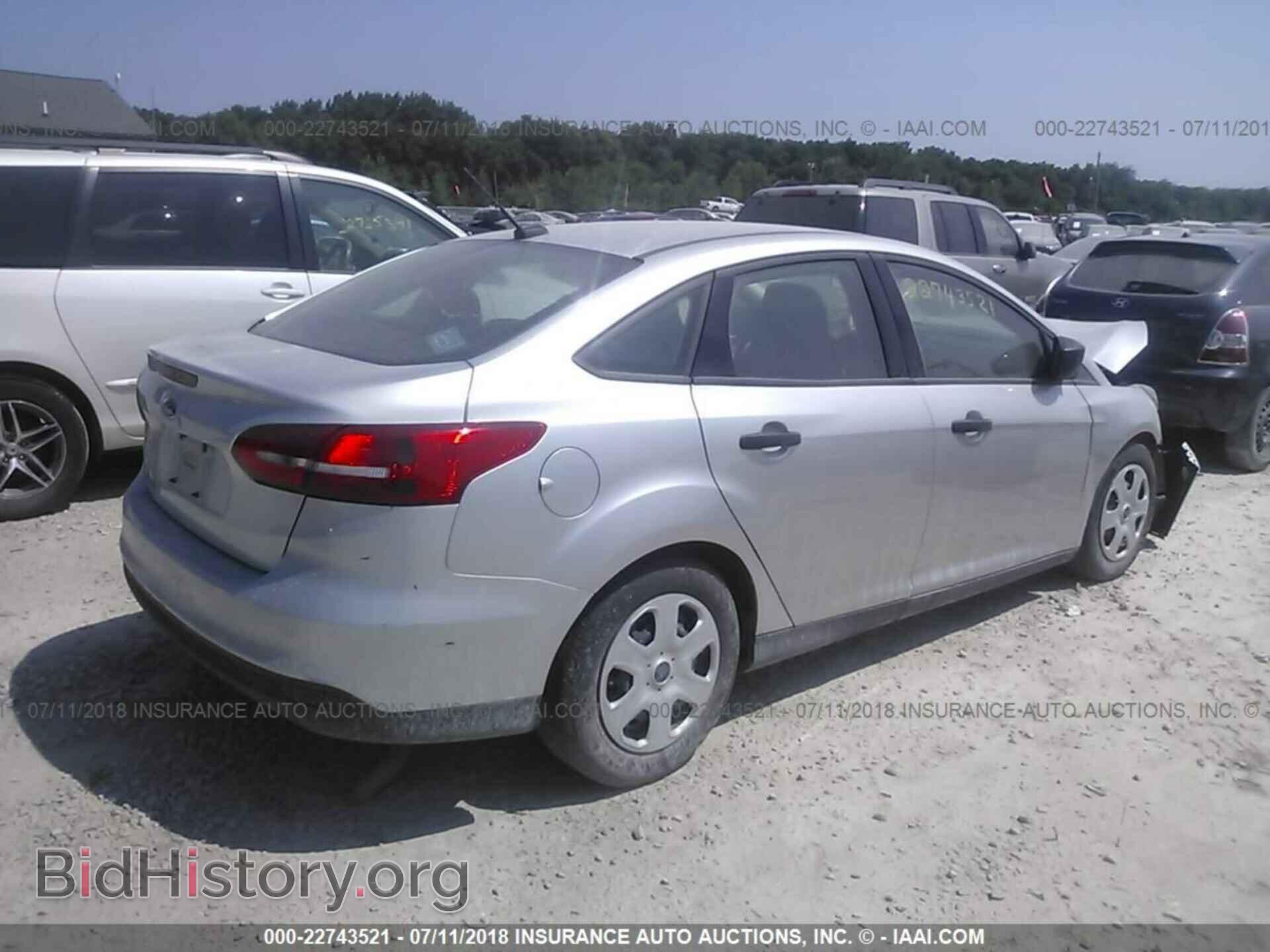 2016 Ford Focus - VIN: 1FADP3E26GL224333 - Фото 4