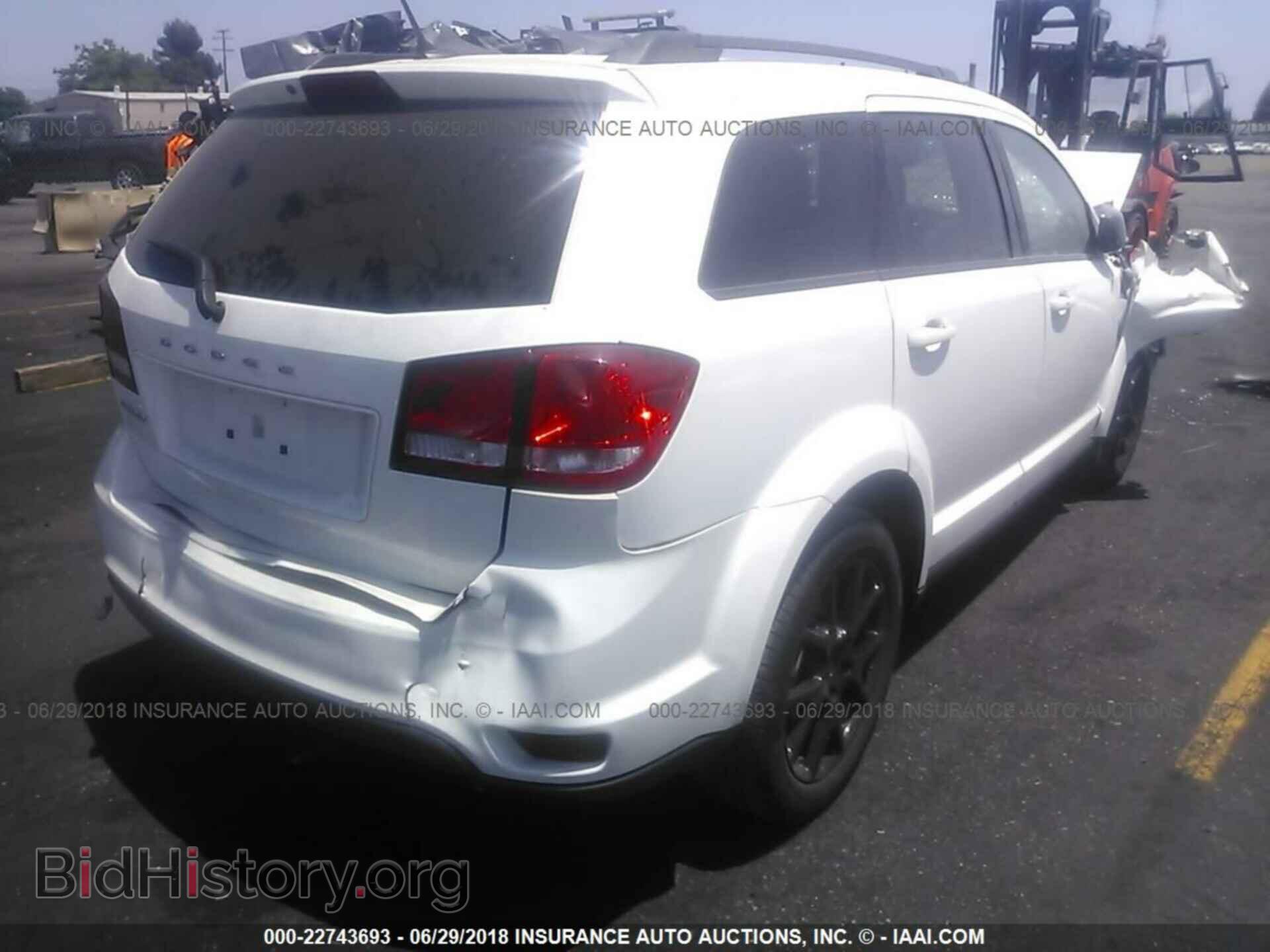 2017 Dodge Journey - VIN: 3C4PDCBB1HT516854 - Фото 4