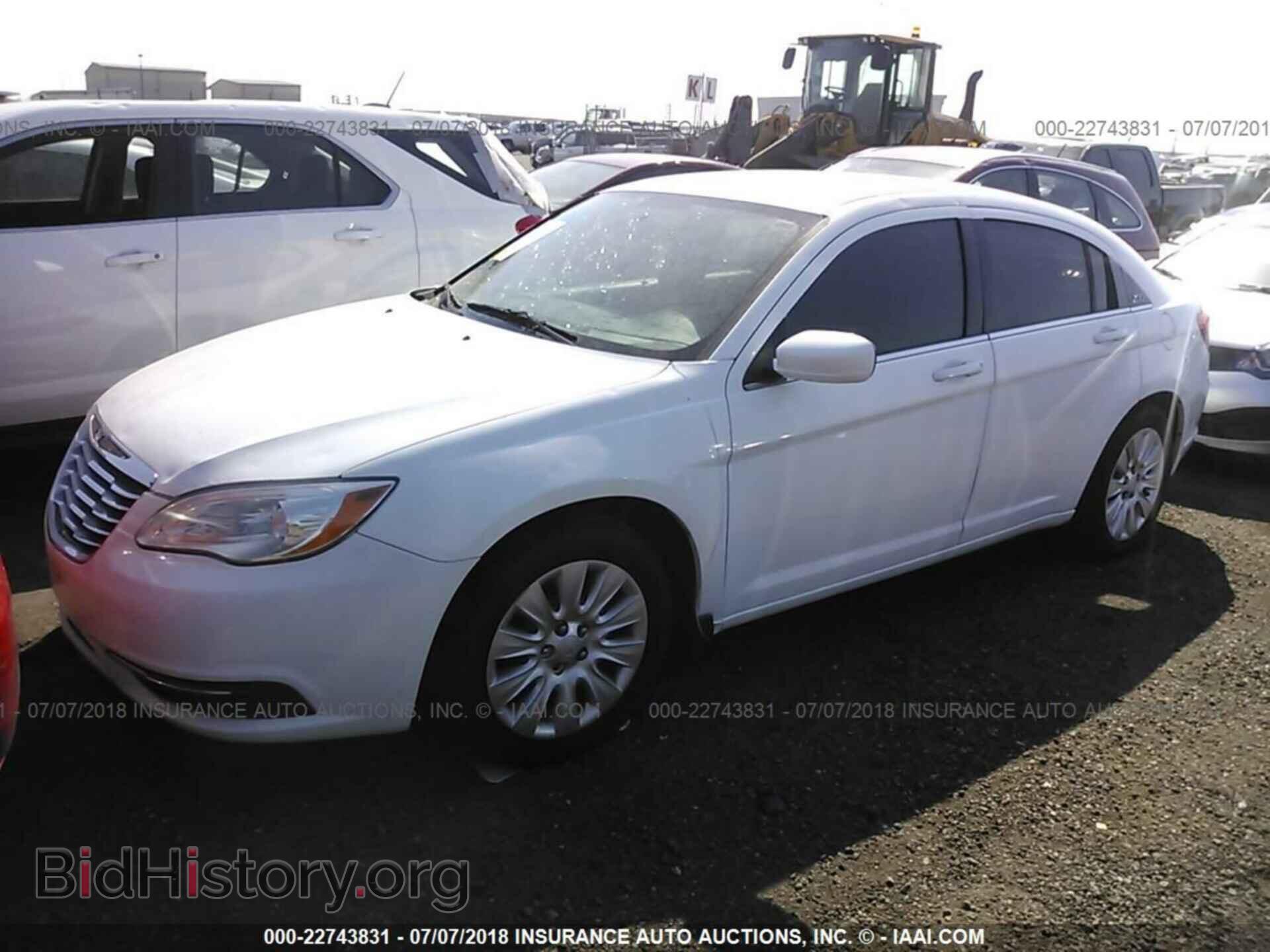 2011 Chrysler 200 - VIN: 1C3BC4FG0BN576063 - Фото 2