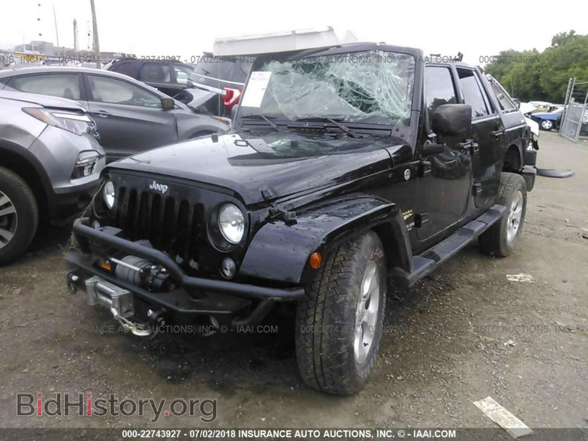 2014 Jeep Wrangler - VIN: 1C4BJWEG9EL195780 - Фото 2