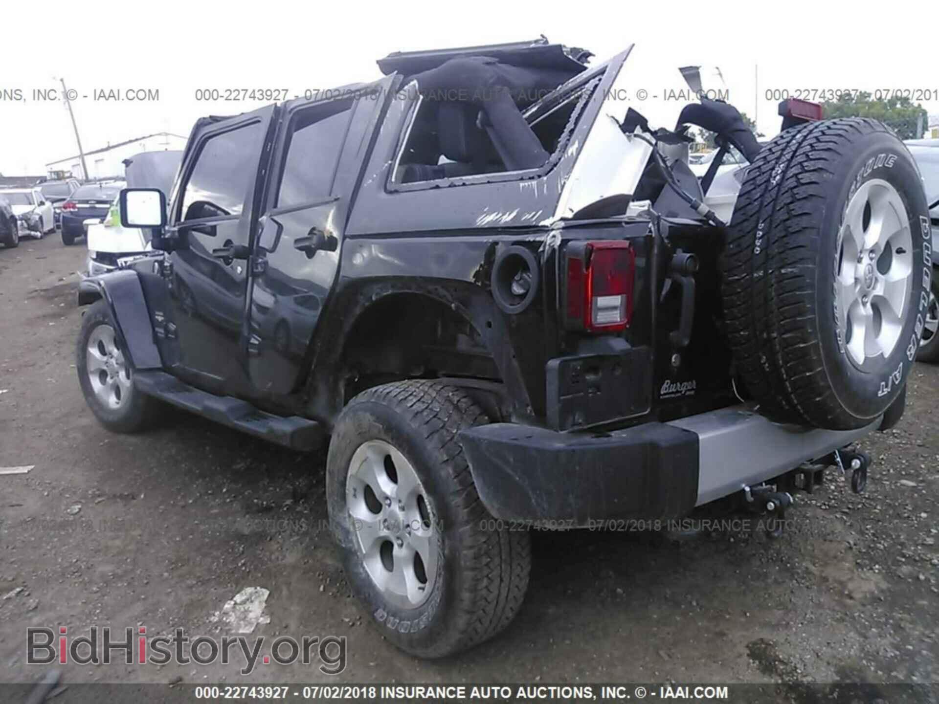 2014 Jeep Wrangler - VIN: 1C4BJWEG9EL195780 - Фото 3