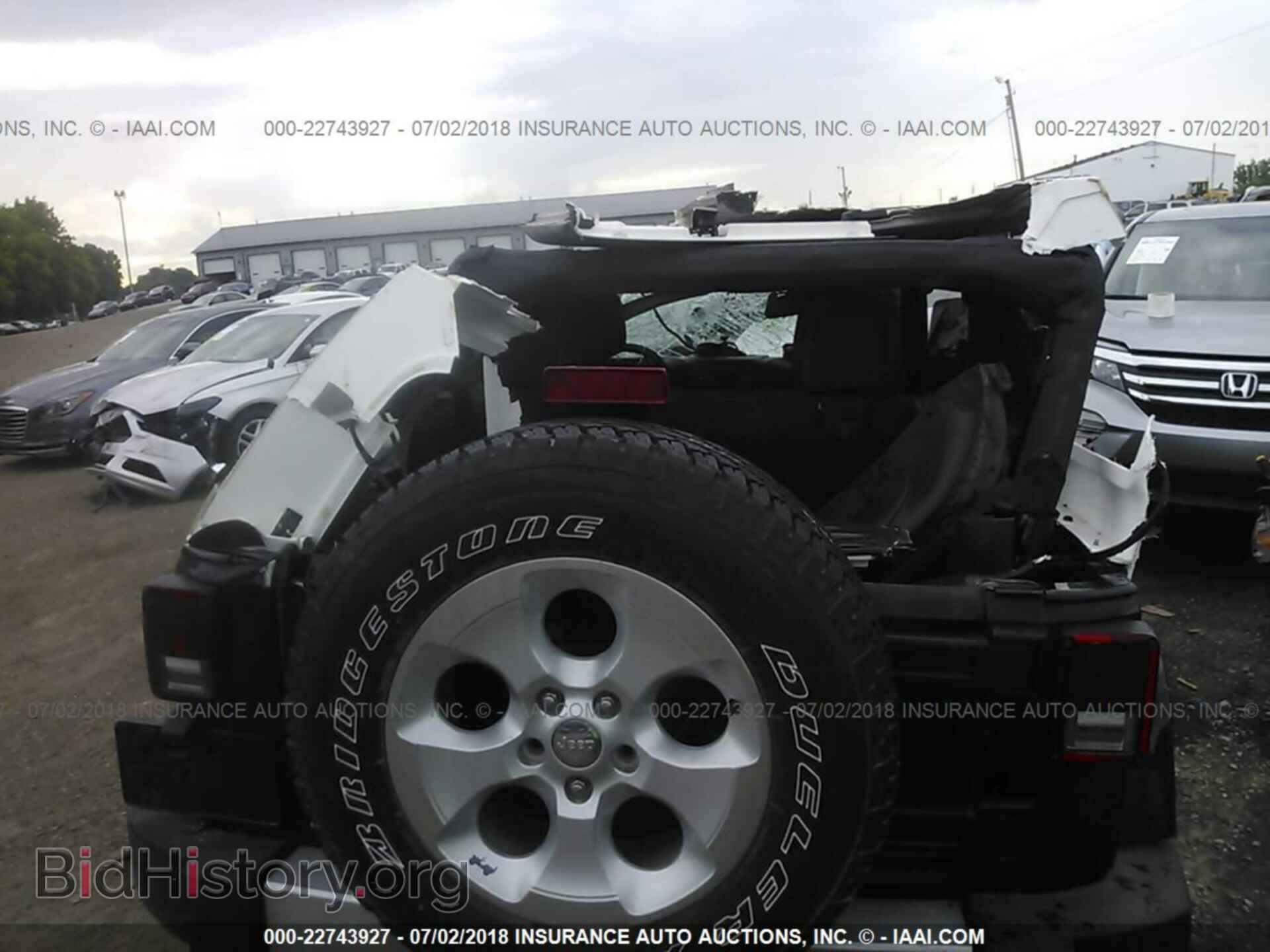 2014 Jeep Wrangler - VIN: 1C4BJWEG9EL195780 - Фото 6