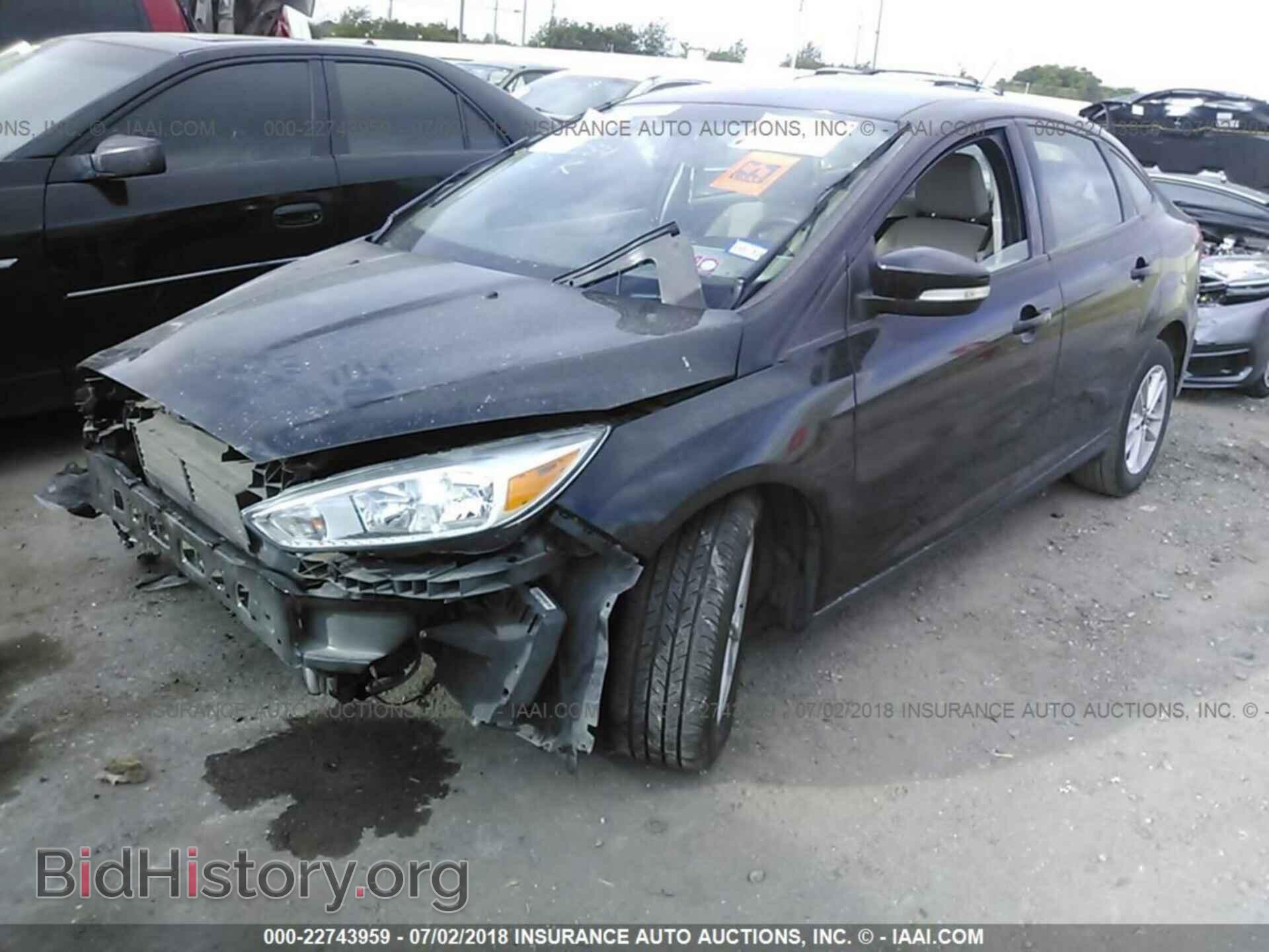 2016 Ford Focus - VIN: 1FADP3F2XGL217254 - Фото 2