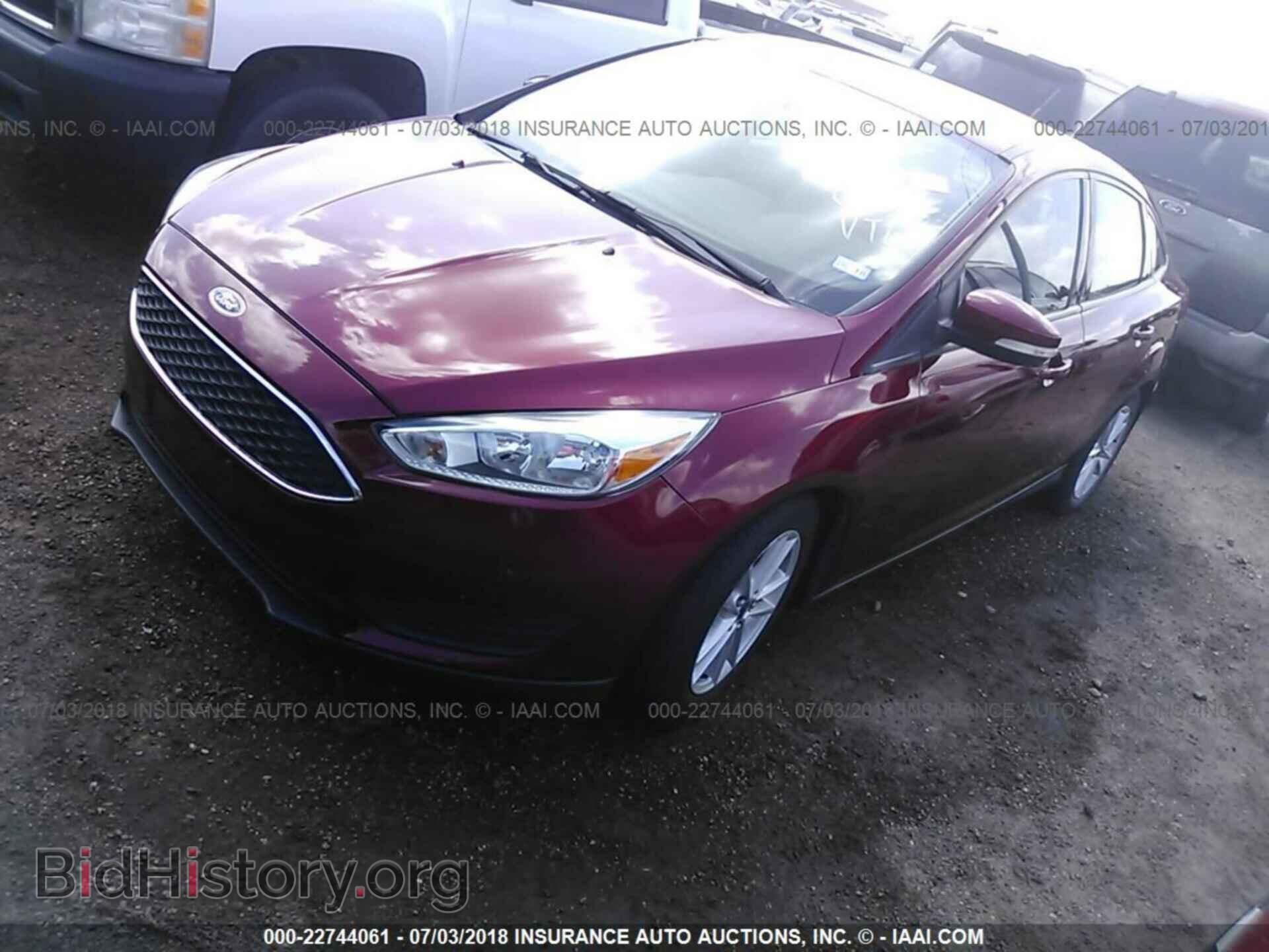2015 Ford Focus - VIN: 1FADP3F27FL204248 - Photo 2