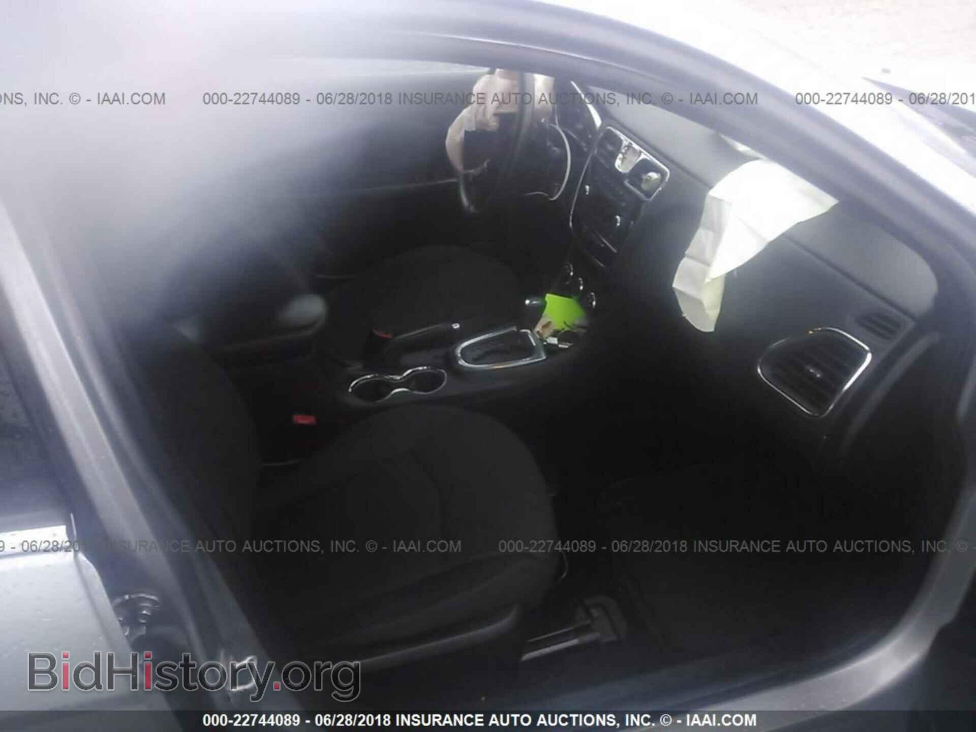 2013 Chrysler 200 - VIN: 1C3CCBAB6DN624673 - Photo 5