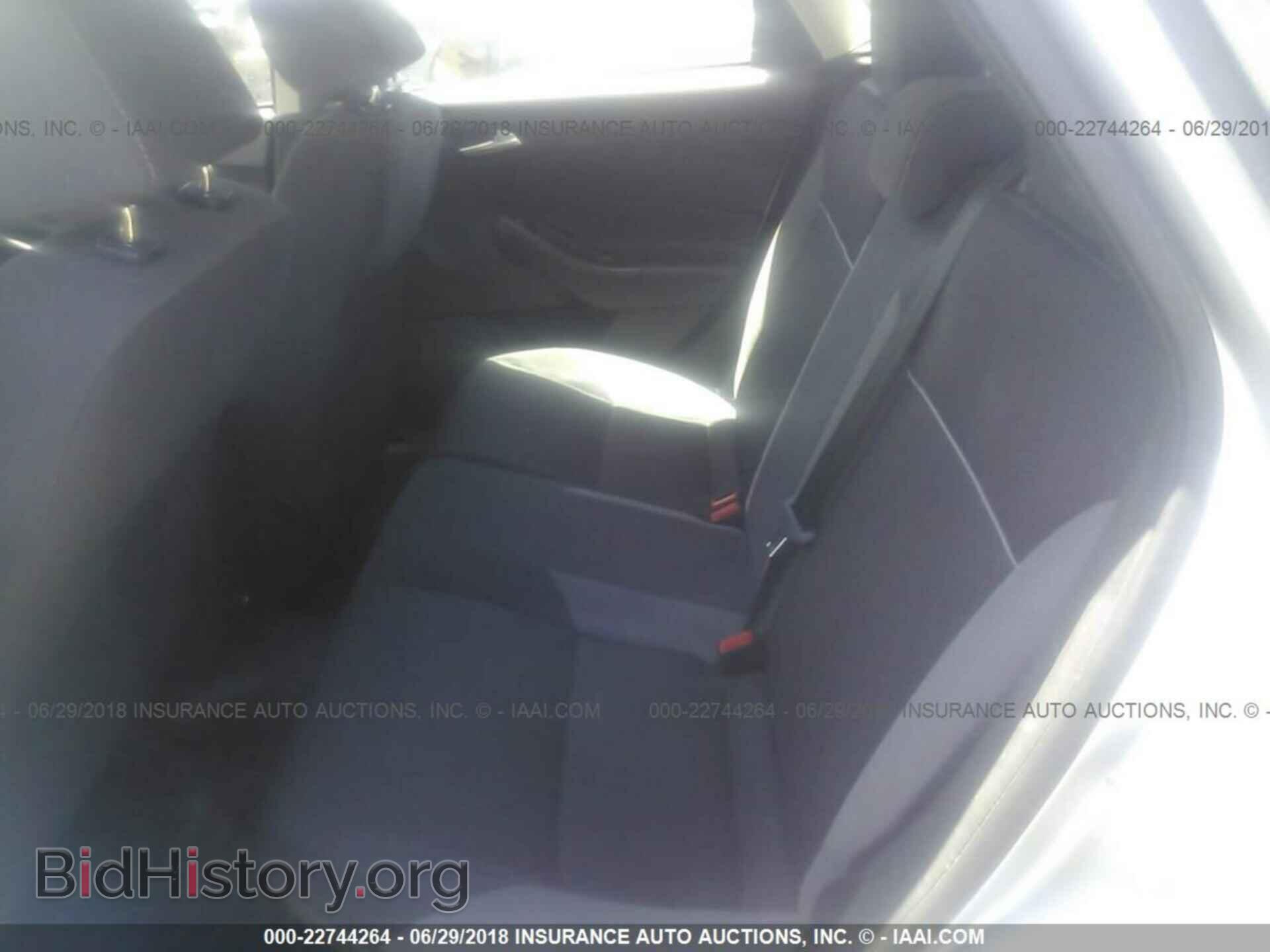 2012 Ford Focus - VIN: 1FAHP3K22CL435805 - Photo 8