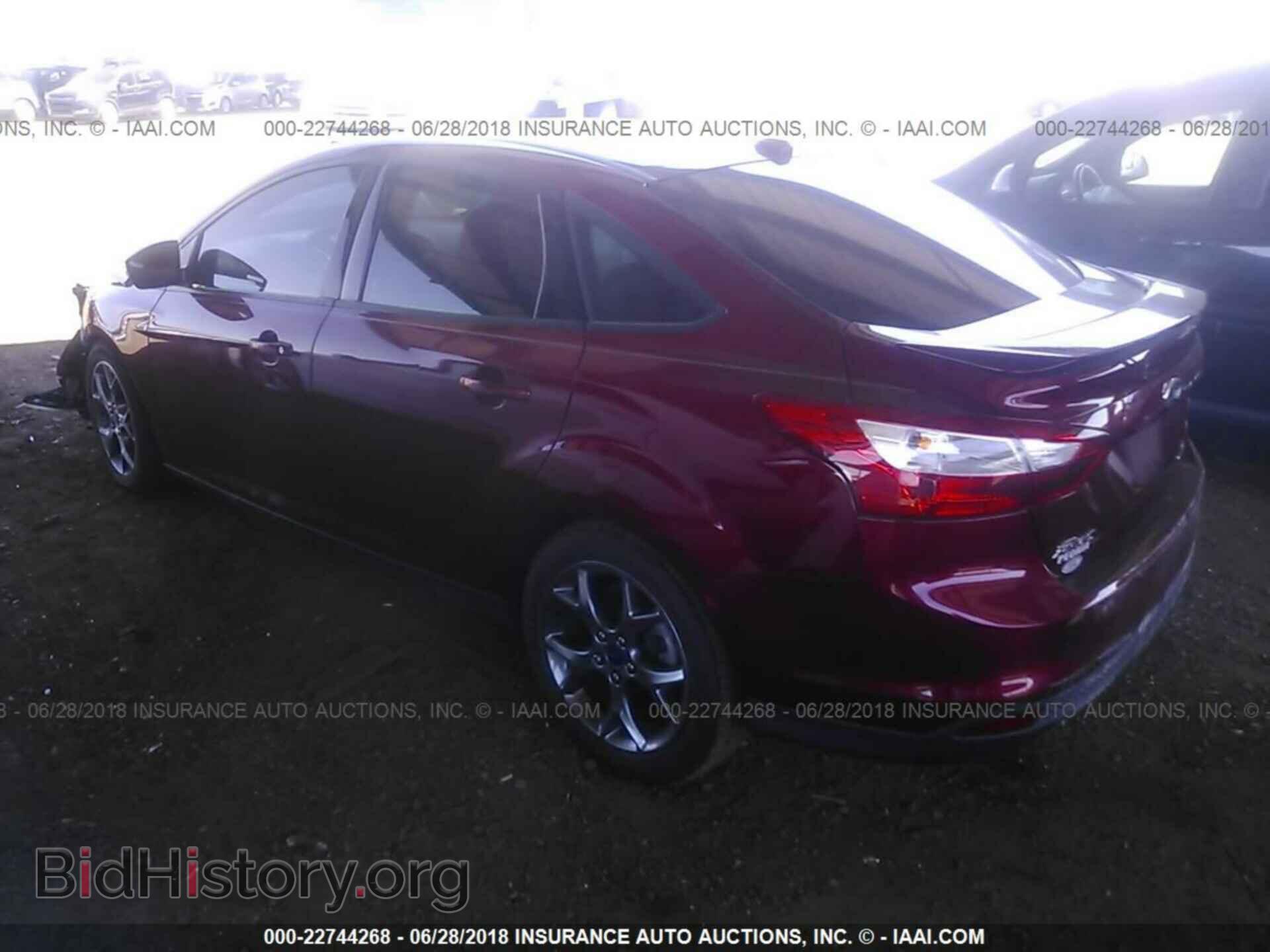 2014 Ford Focus - VIN: 1FADP3F28EL254915 - Фото 3
